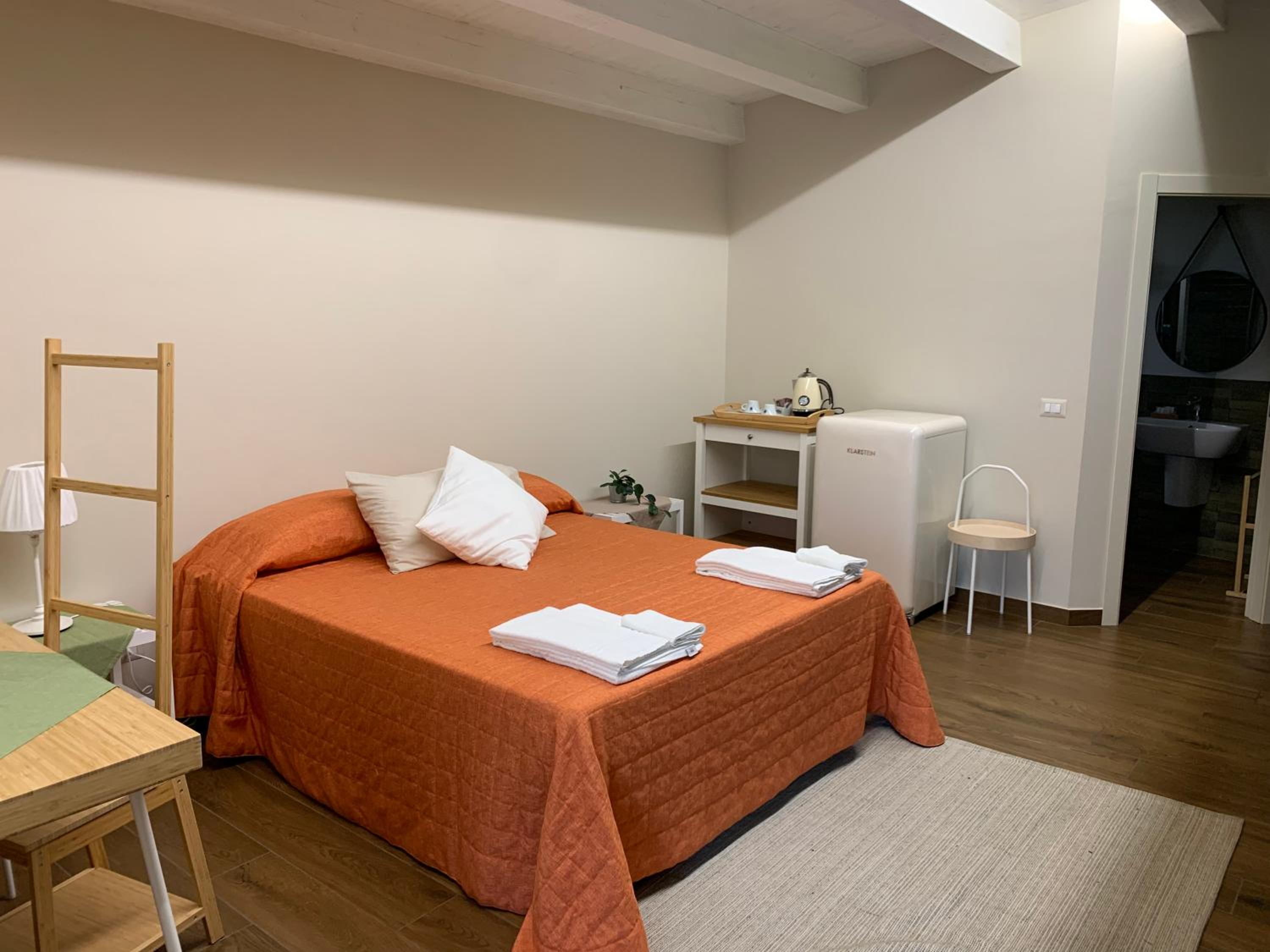 Double or Twin Room with Bathroom