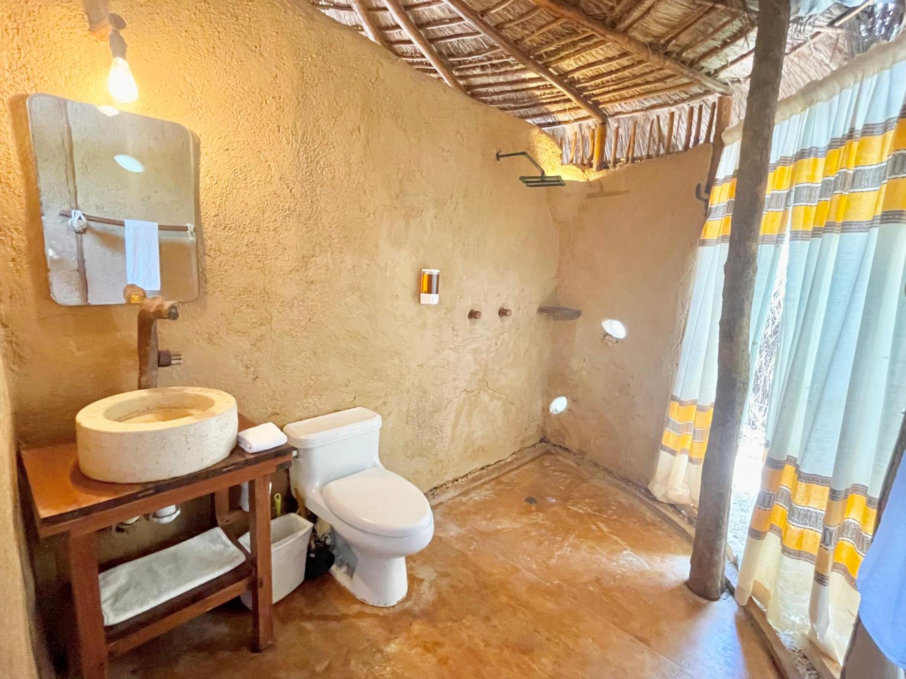 Family Room with Private Bathroom - Photo 9
