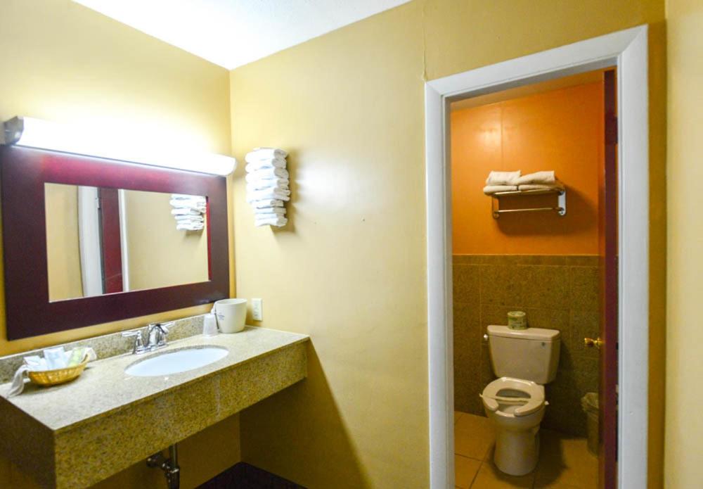 Double Room 2 Beds Non-Smoking - Photo 2
