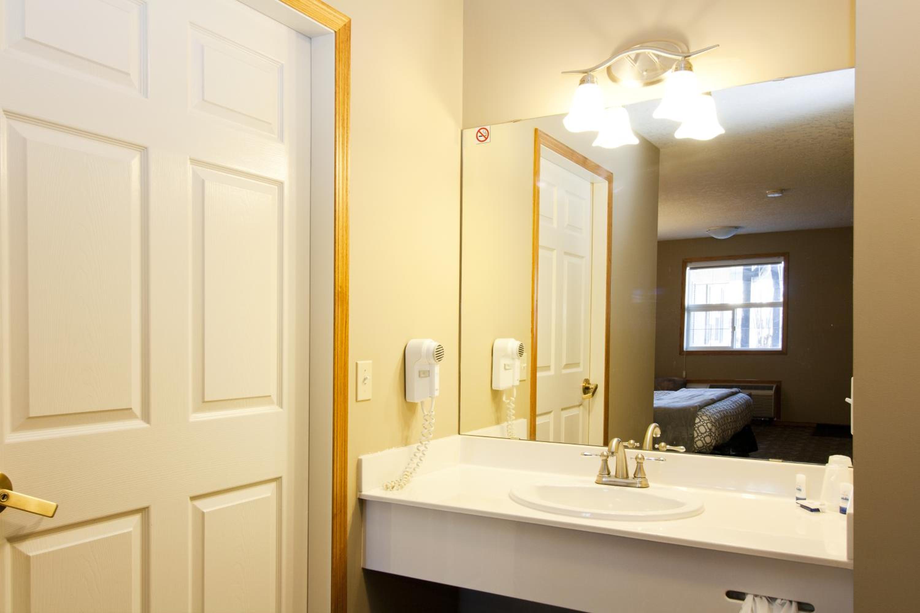 Standard King Room photo 3