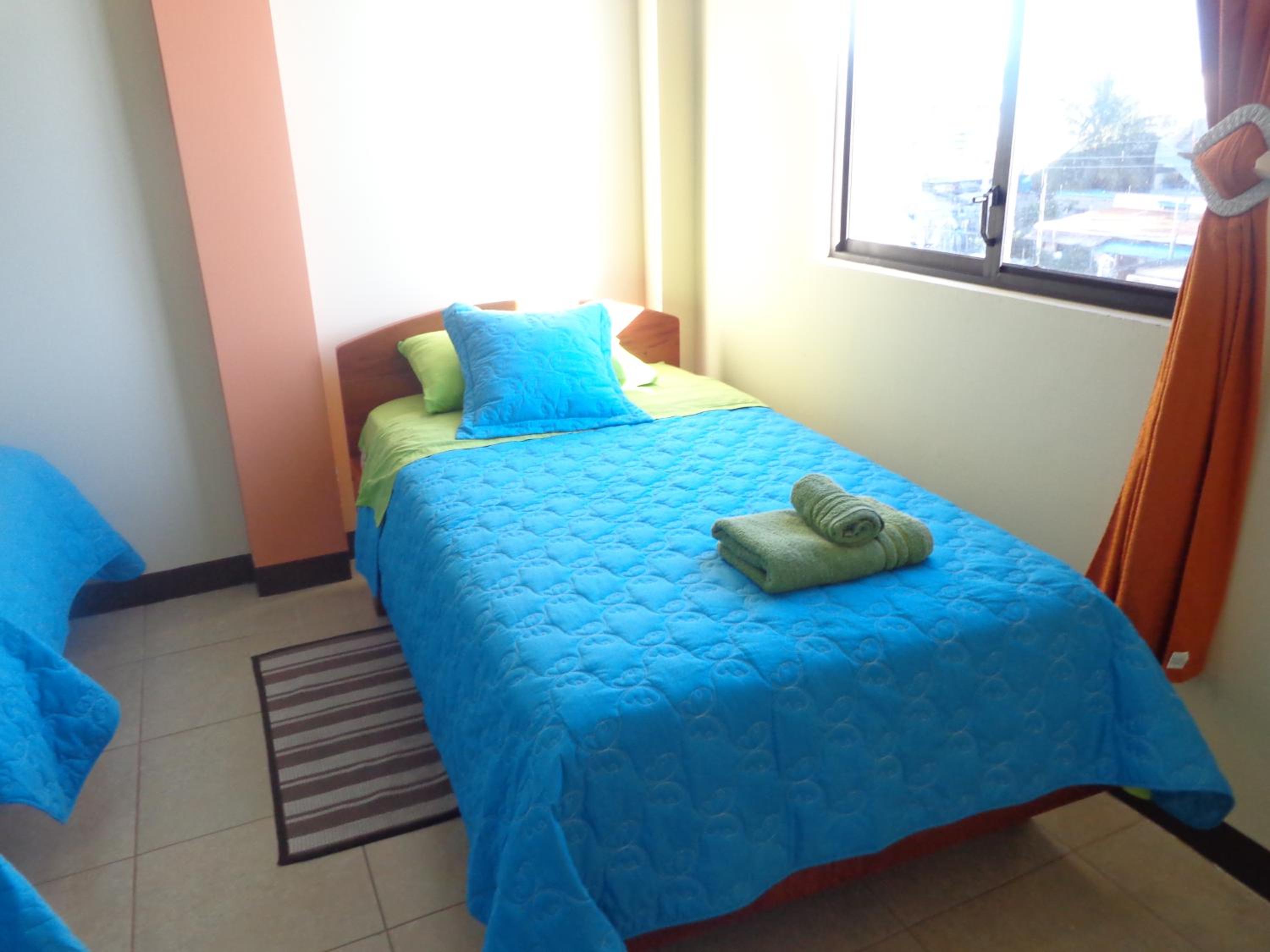 Quadruple Room with Private Bathroom - Photo 6
