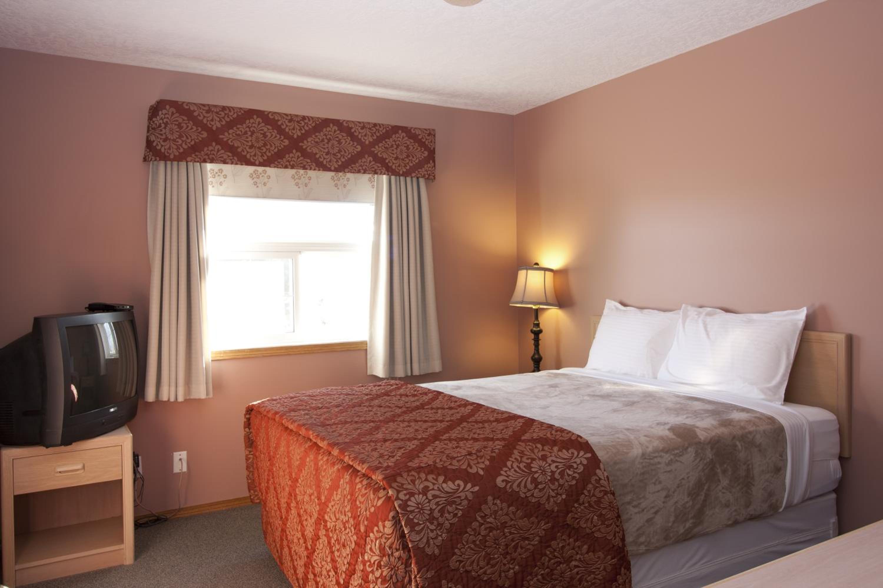 Deluxe Two-Bedroom Suite photo 2