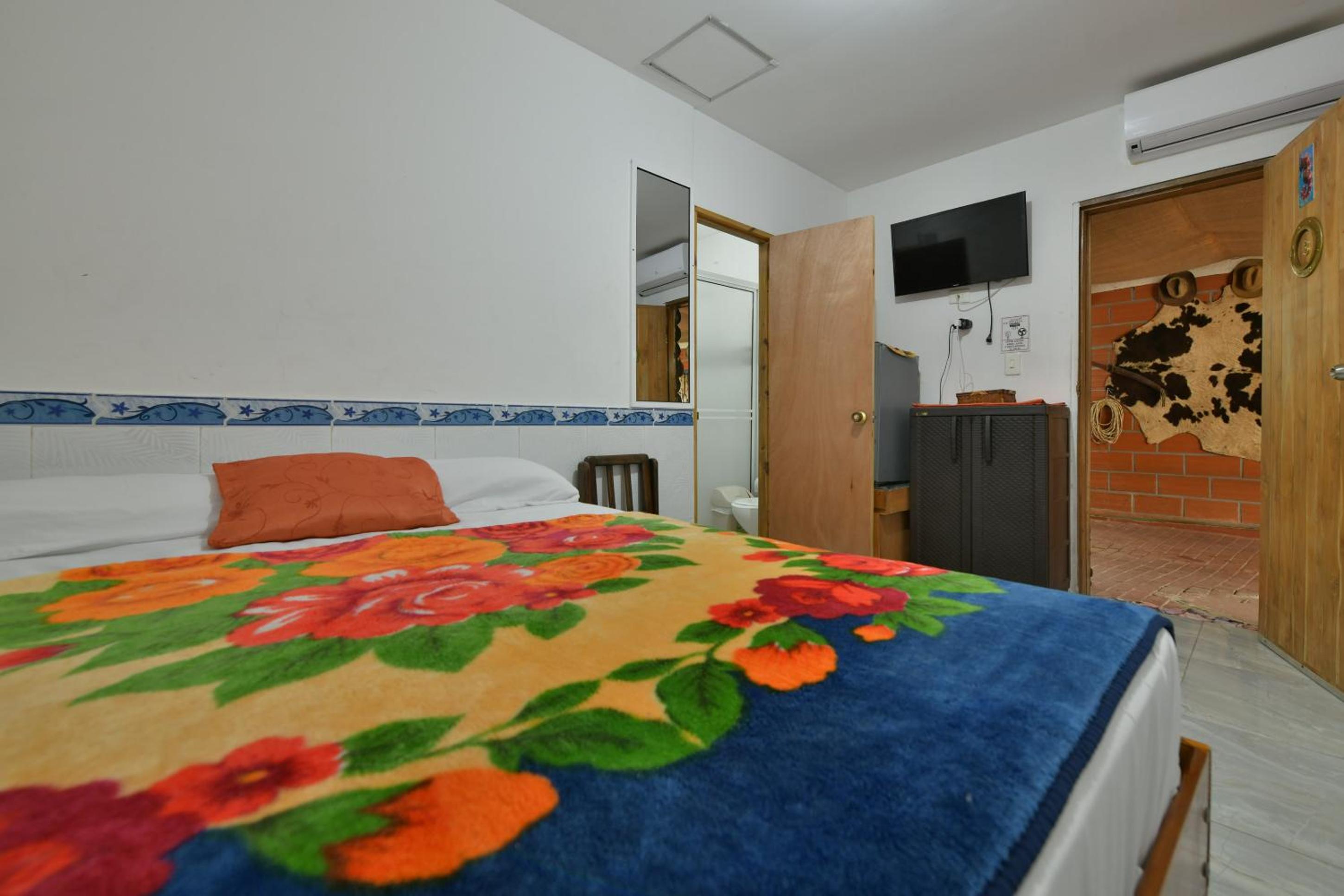 Double Room with Private Bathroom photo 3