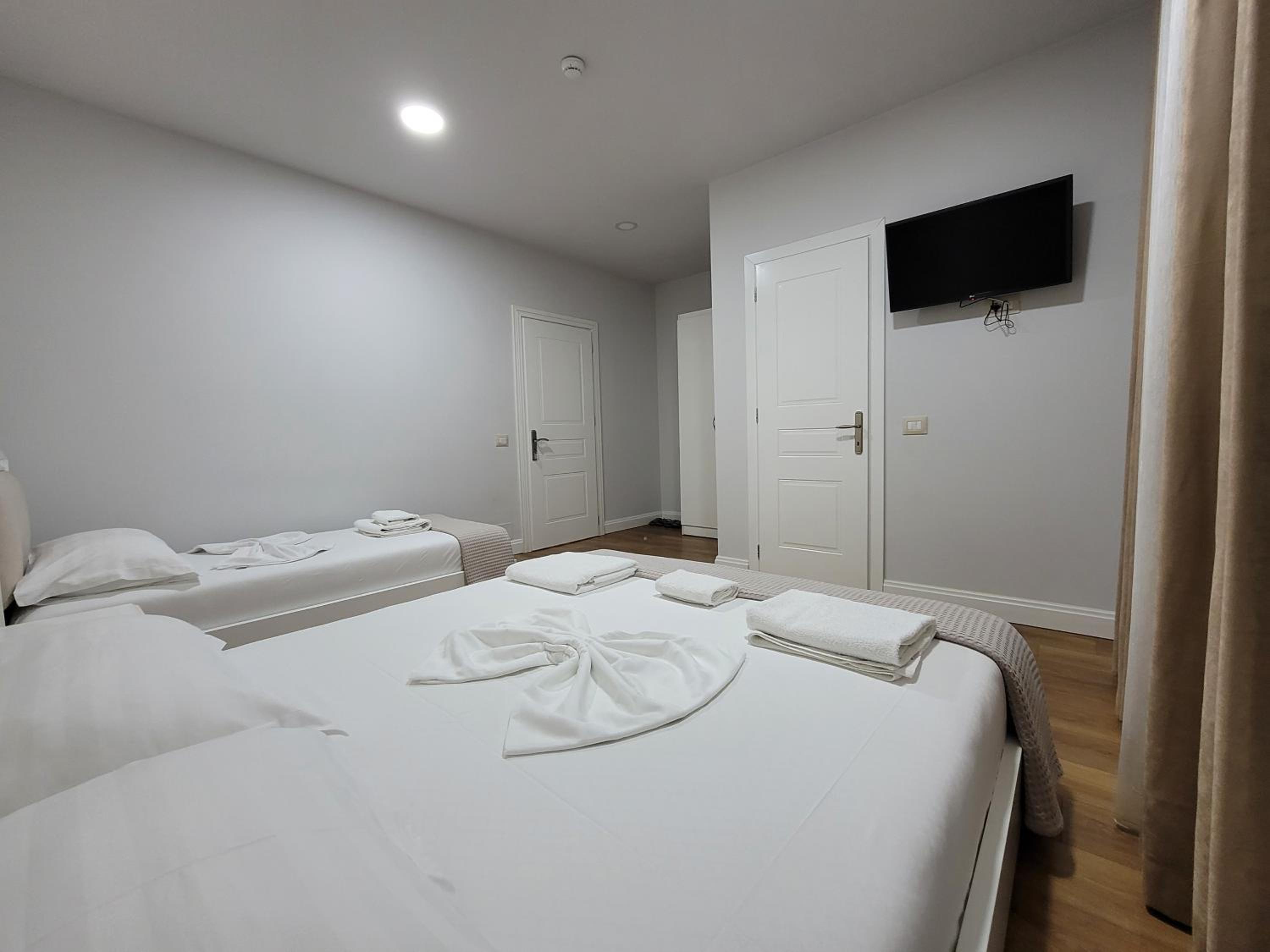 Double Room with Private Bathroom photo 2