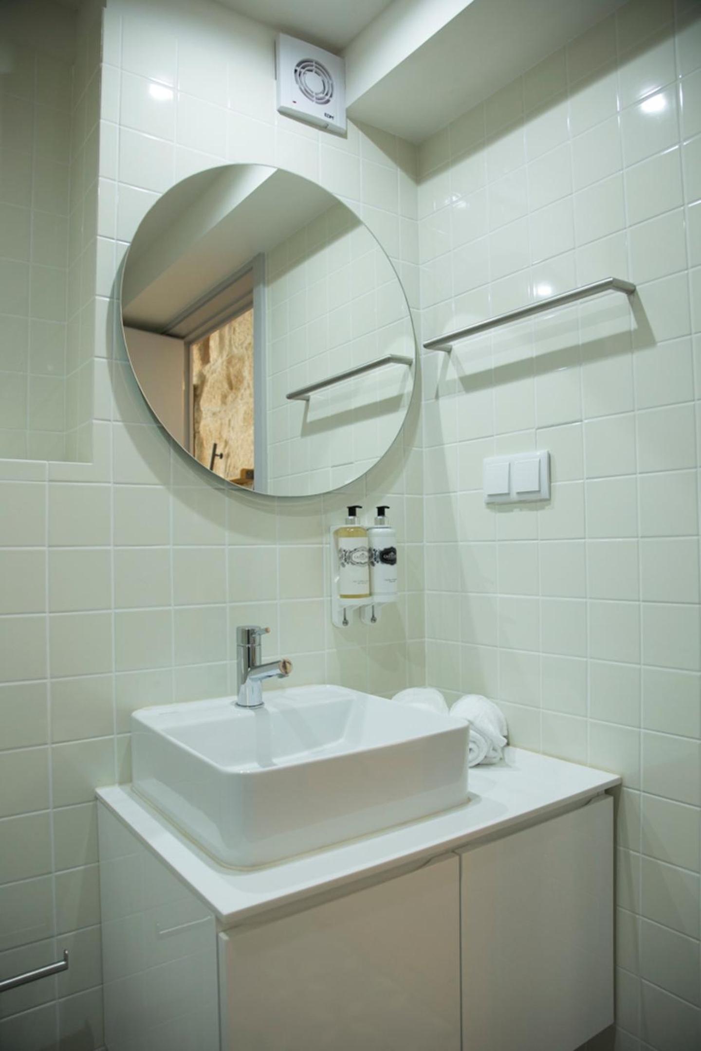 Studio Apartment - Photo 12