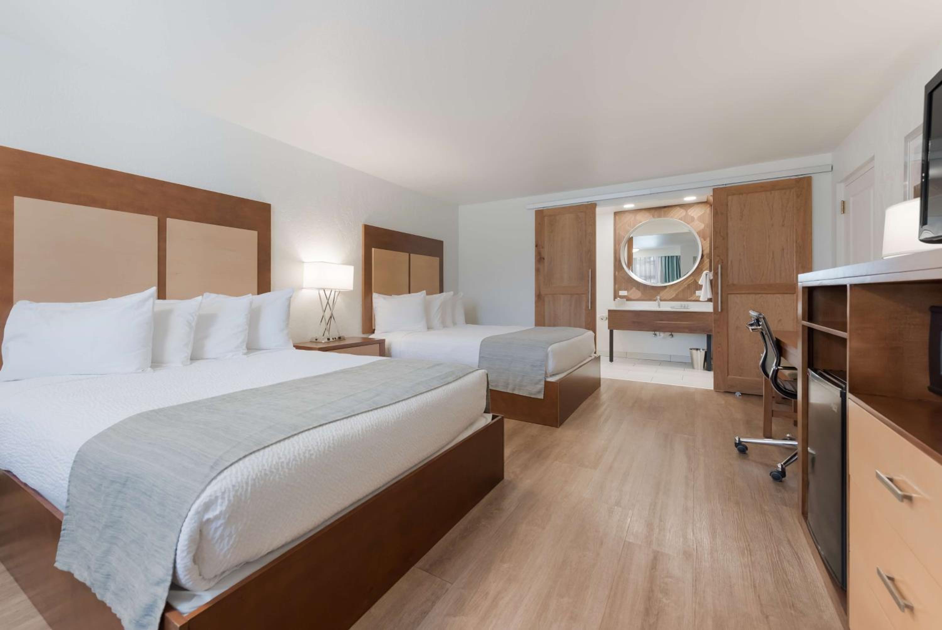 Queen Room with Two Queen Beds - Pet Friendly/Non-Smoking