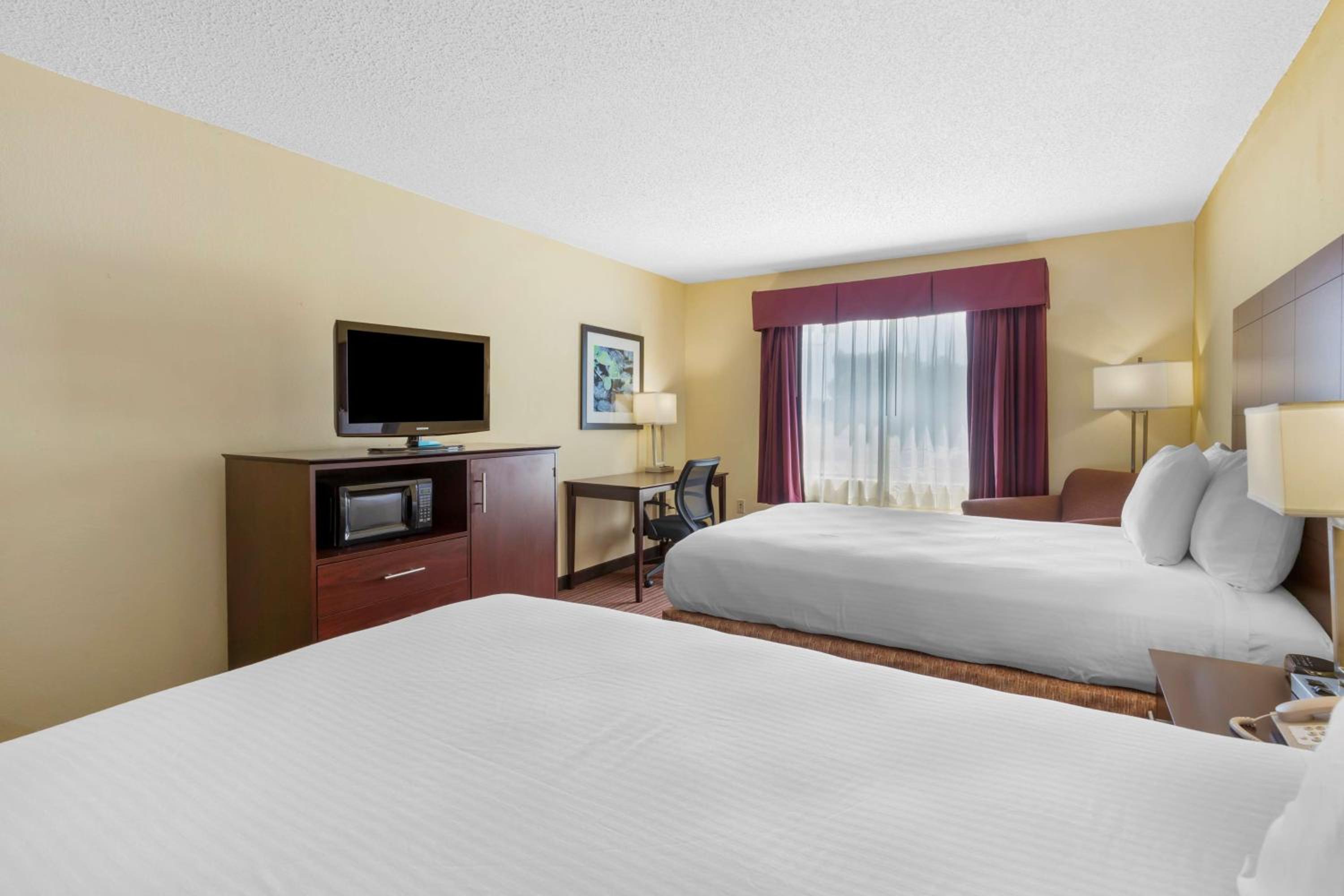 Double Room with Two Double Beds - Non-Smoking photo 1