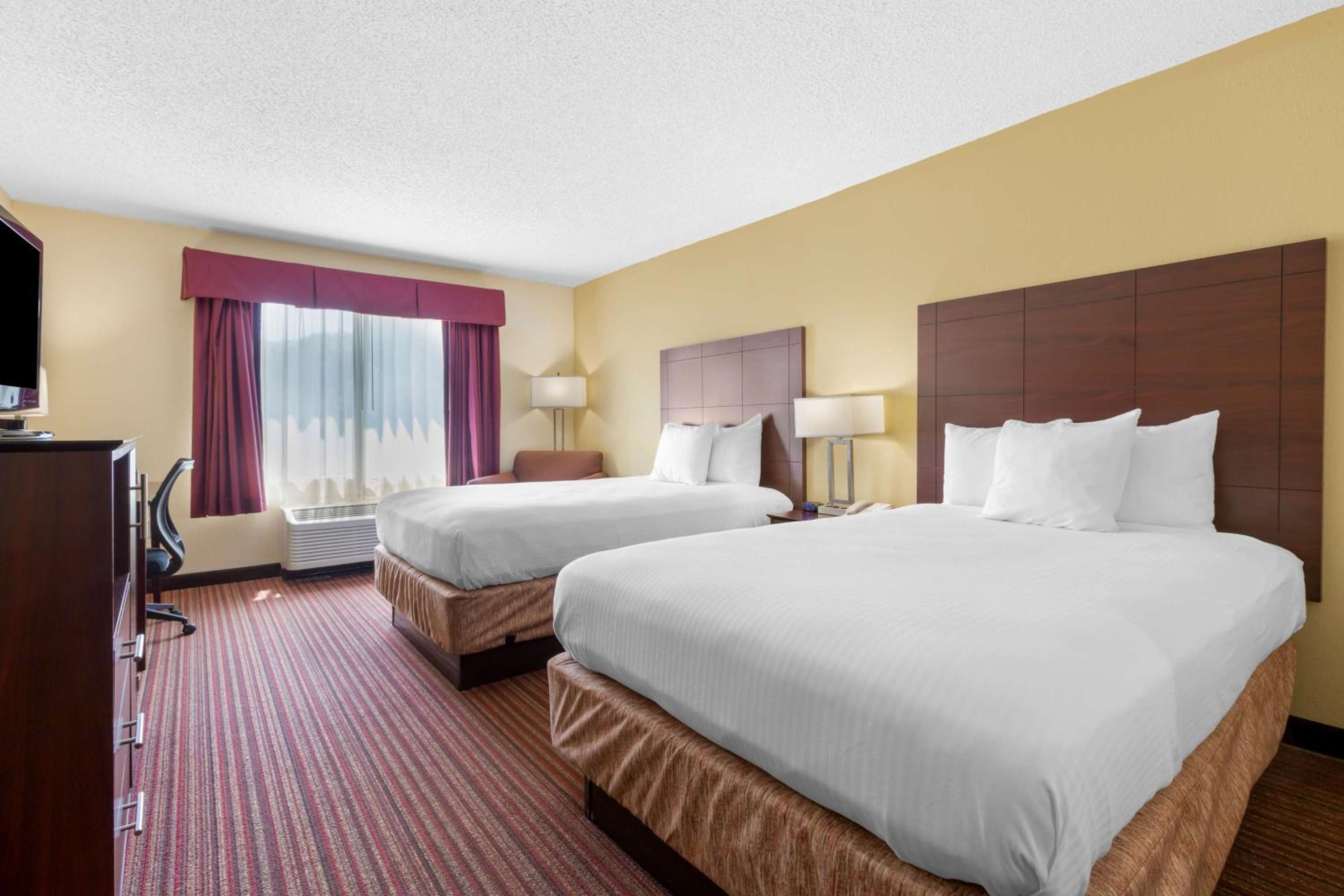 Double Room with Two Double Beds - Non-Smoking photo 2