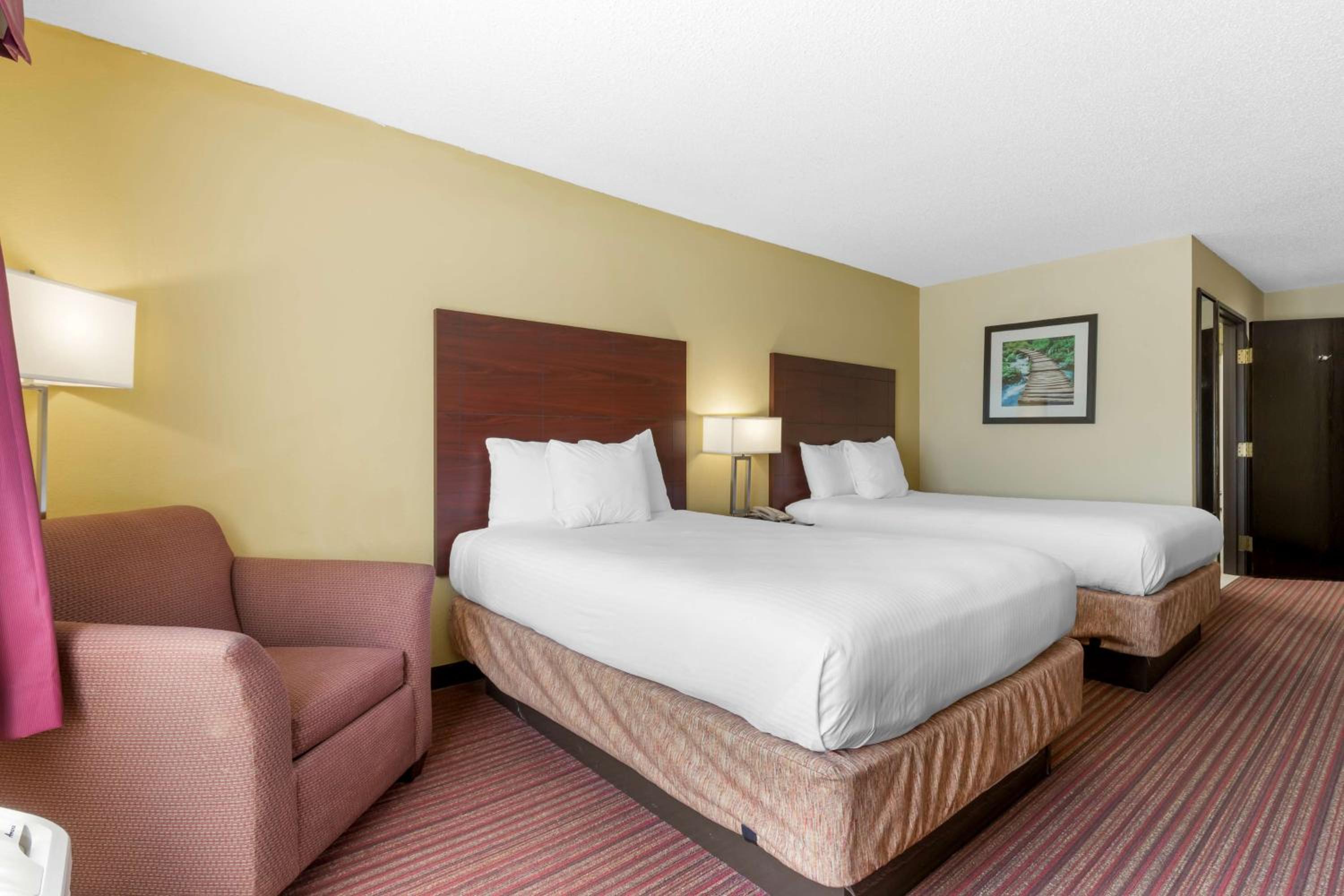 Double Room with Two Double Beds - Non-Smoking photo 3