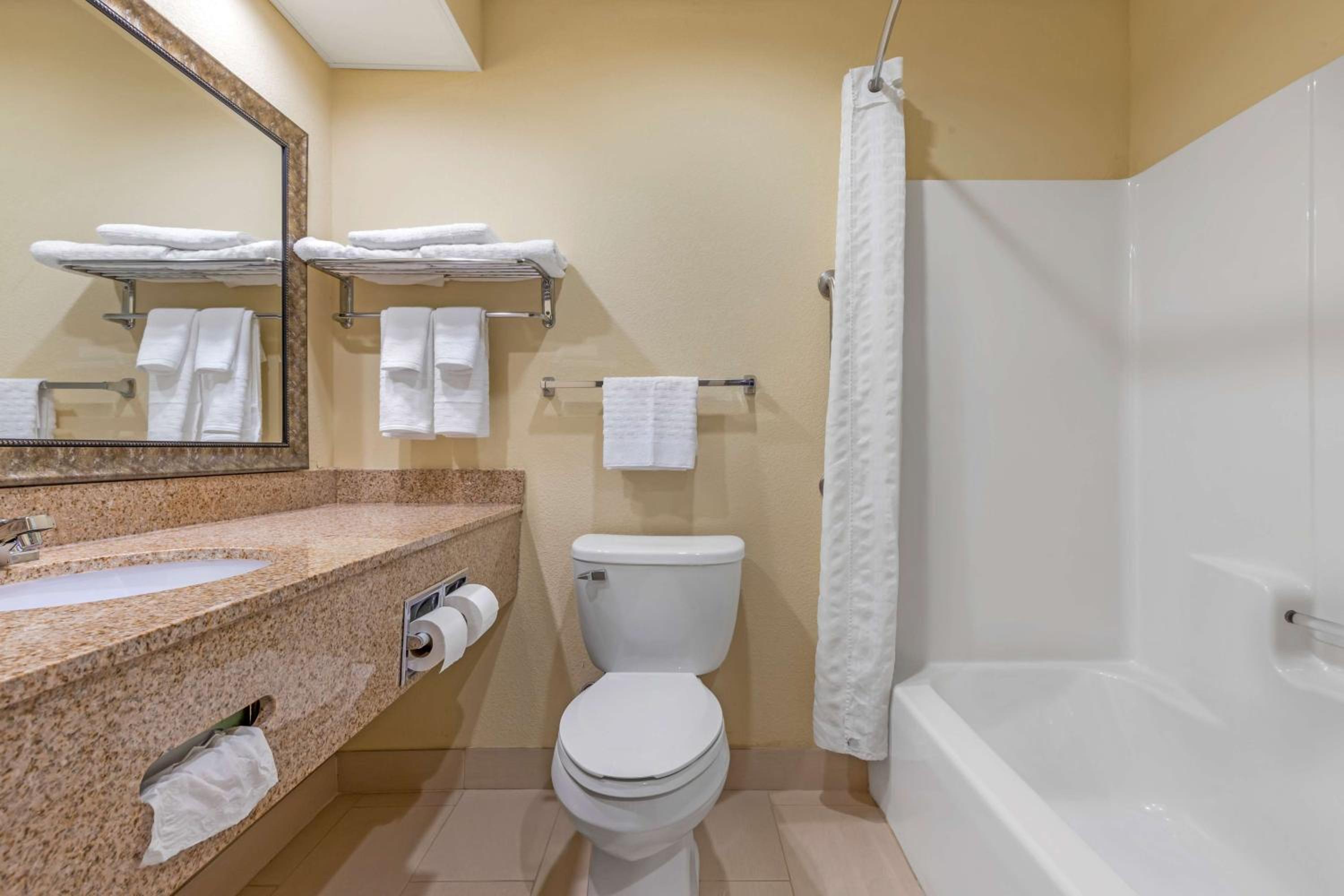 King Room with Bath Tub - Disability Access/Non-Smoking  photo 2
