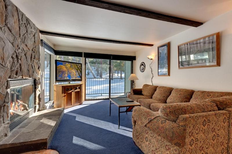 Apartment with Balcony photo 1