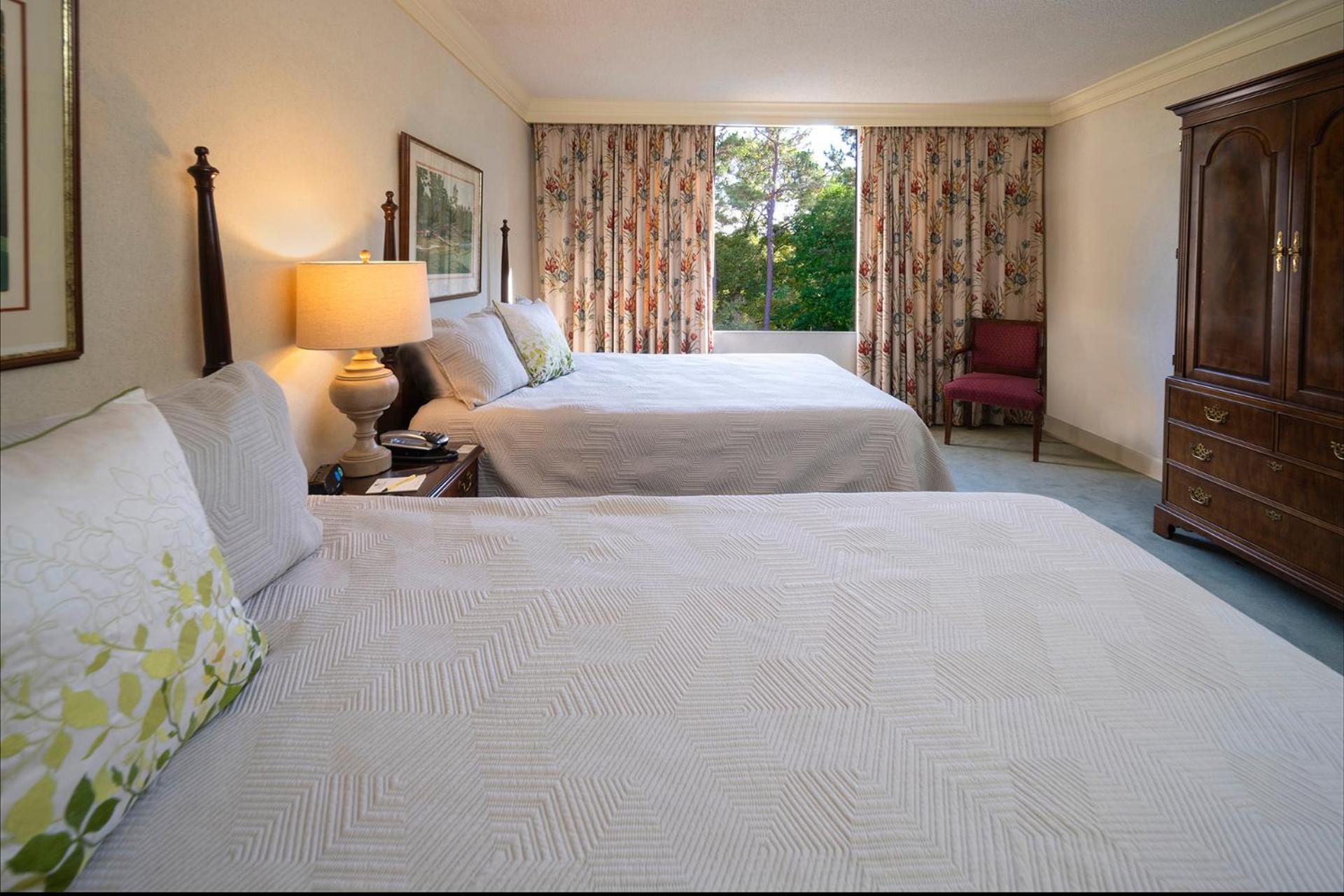 Queen Room with Two Queen Beds photo 1