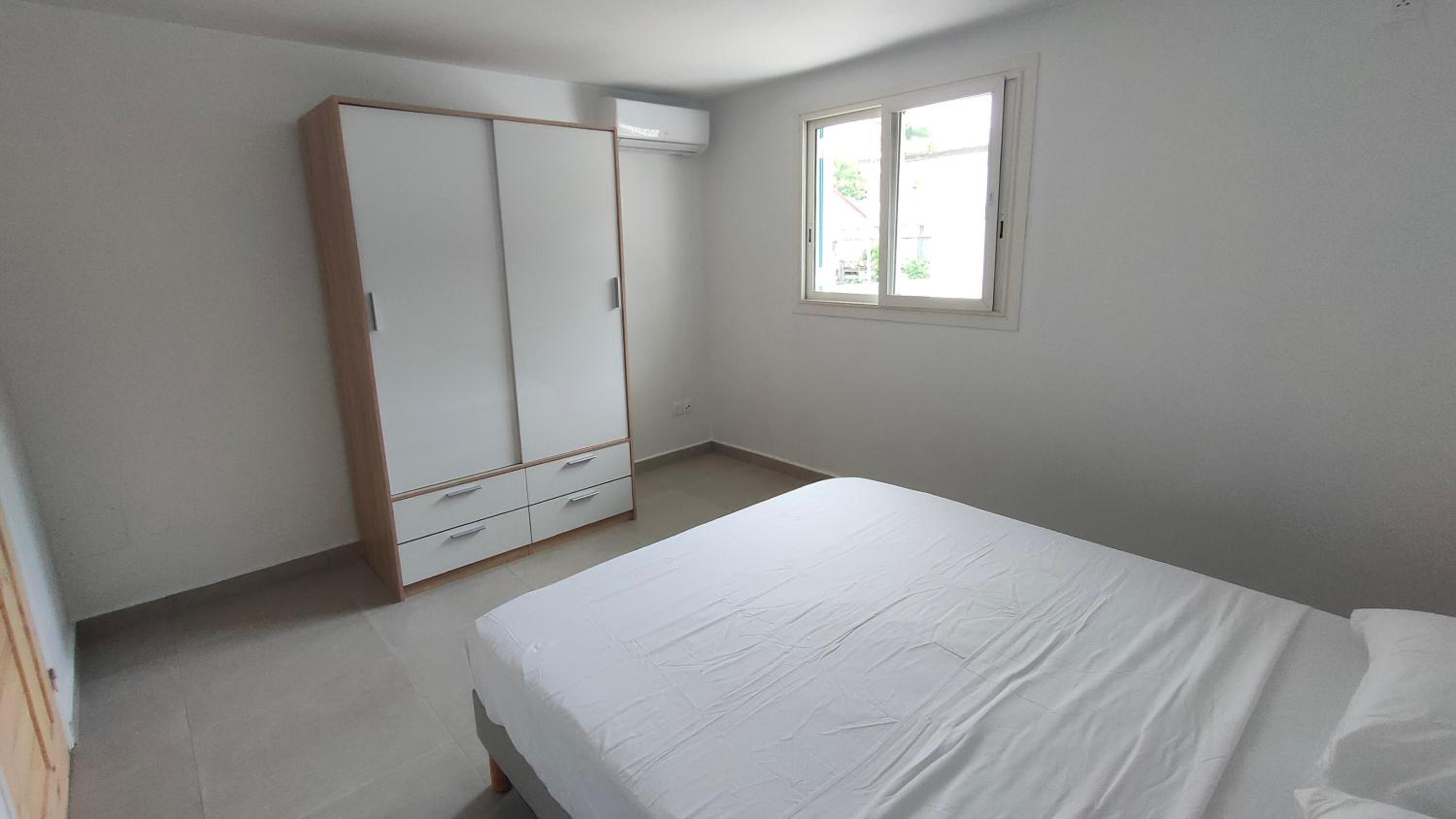 One-Bedroom Apartment - Photo 12