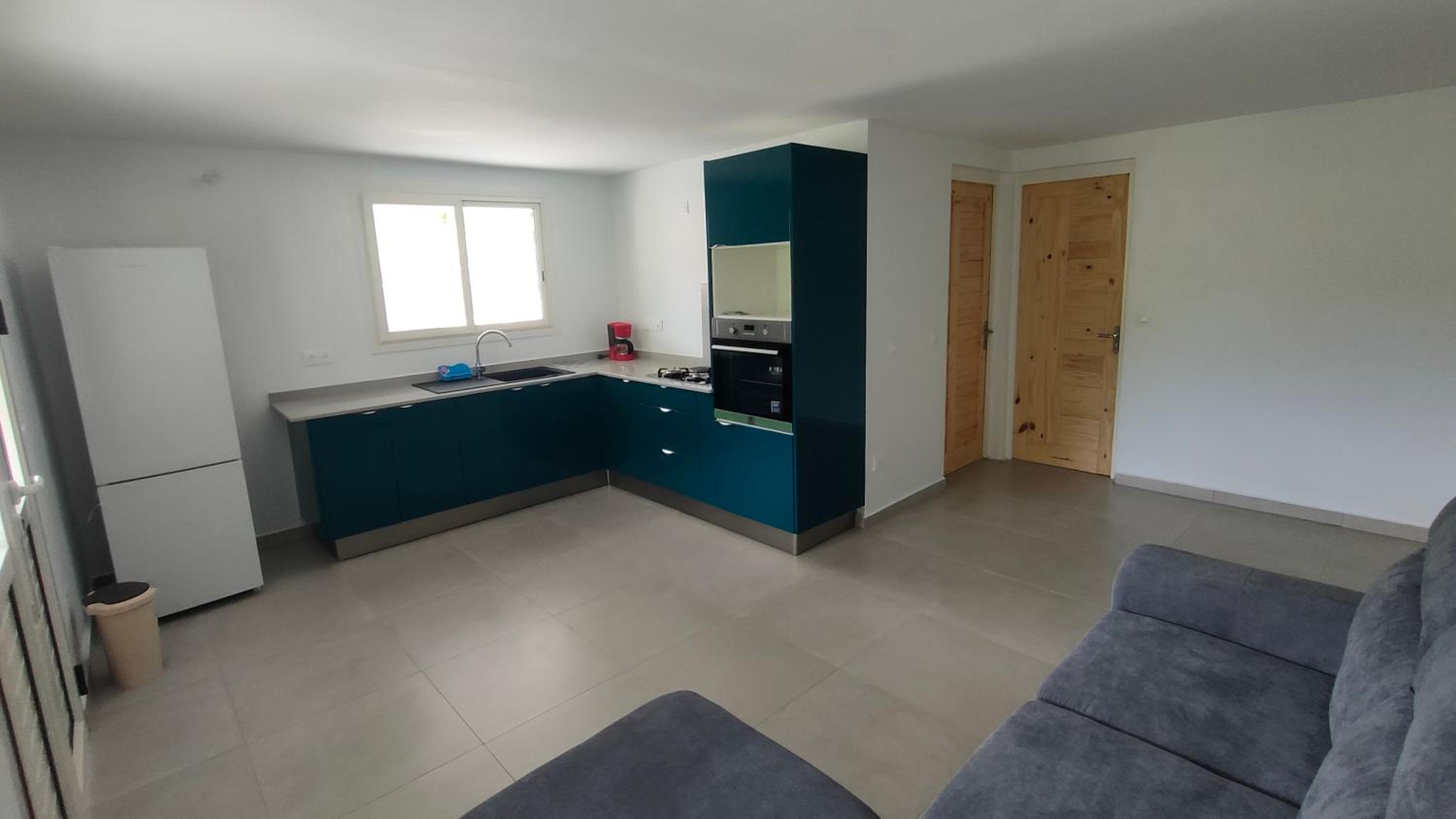 One-Bedroom Apartment - Photo 3