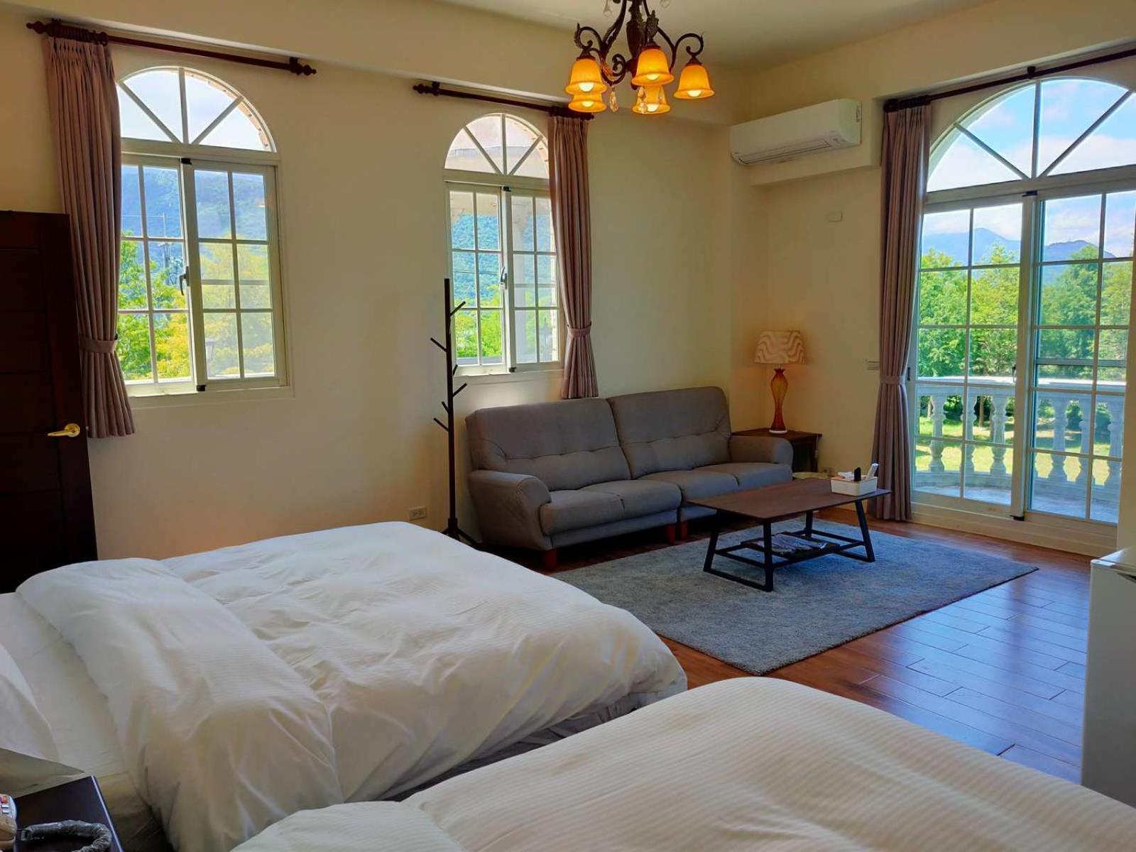 Quadruple Room with Mountain View photo 1