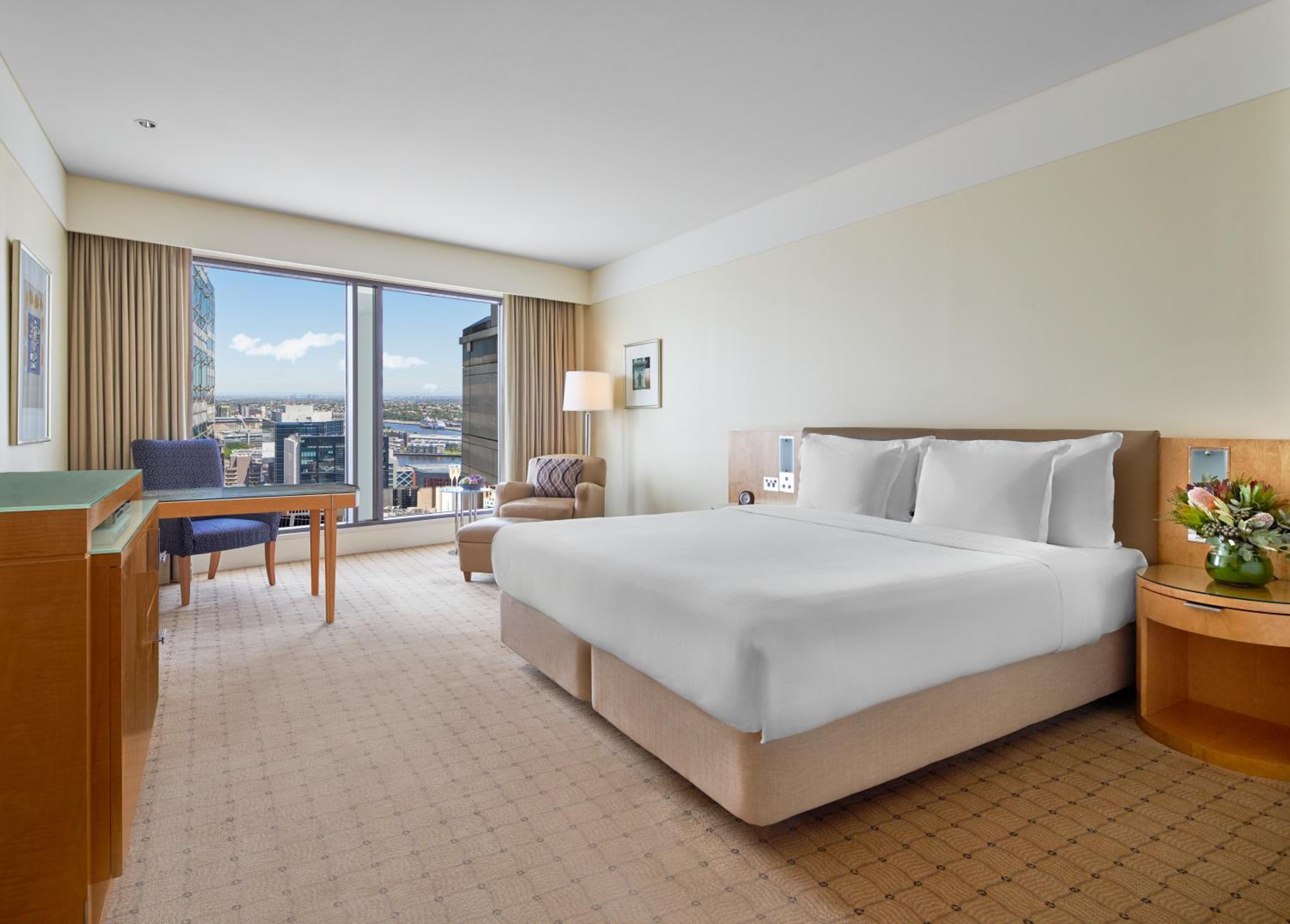 Executive Superior King Room - Club Access thumbnail 5