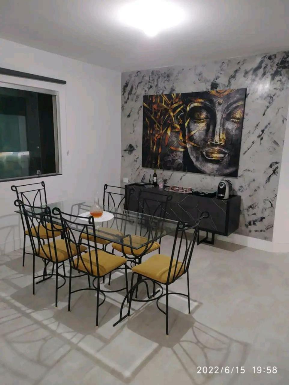 Five-Bedroom House photo 3