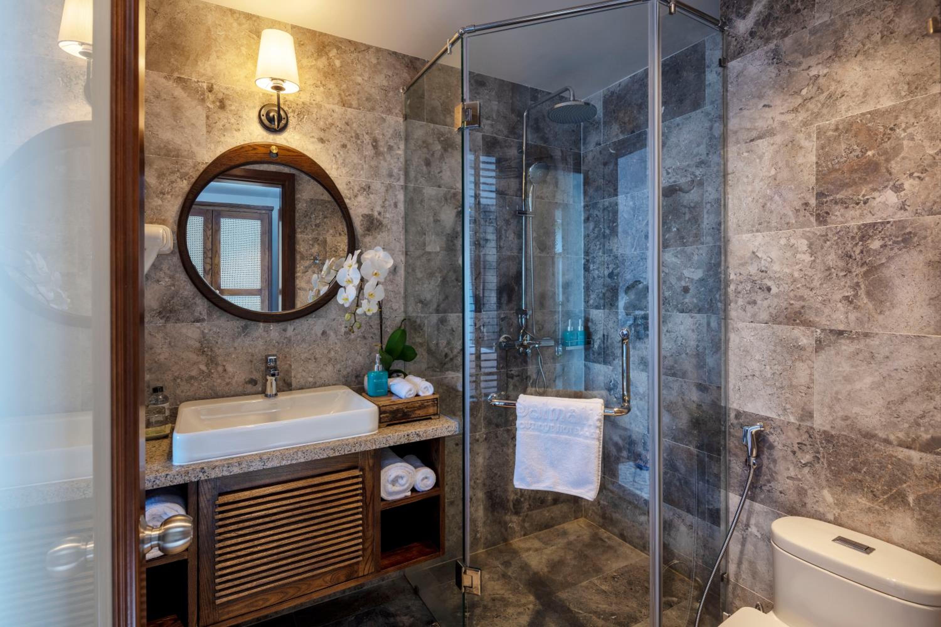 Two-Bedroom Suite with Balcony photo 3