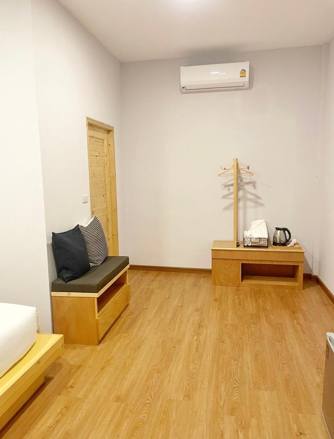 Deluxe Double Room - Photo 11