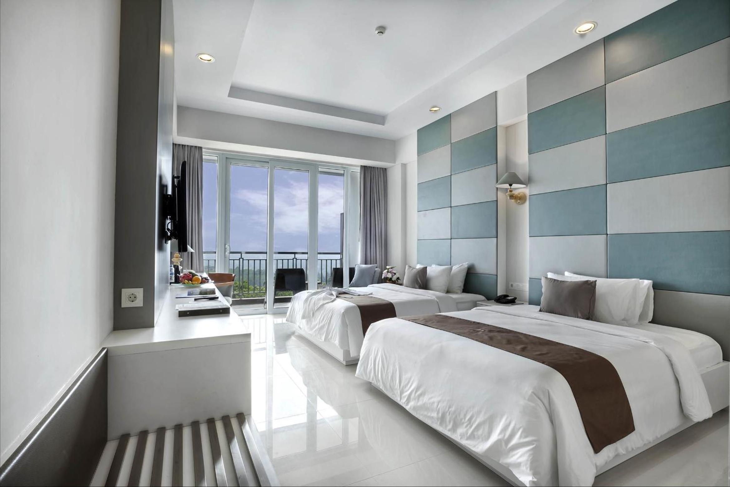 Deluxe Twin Room with Balcony