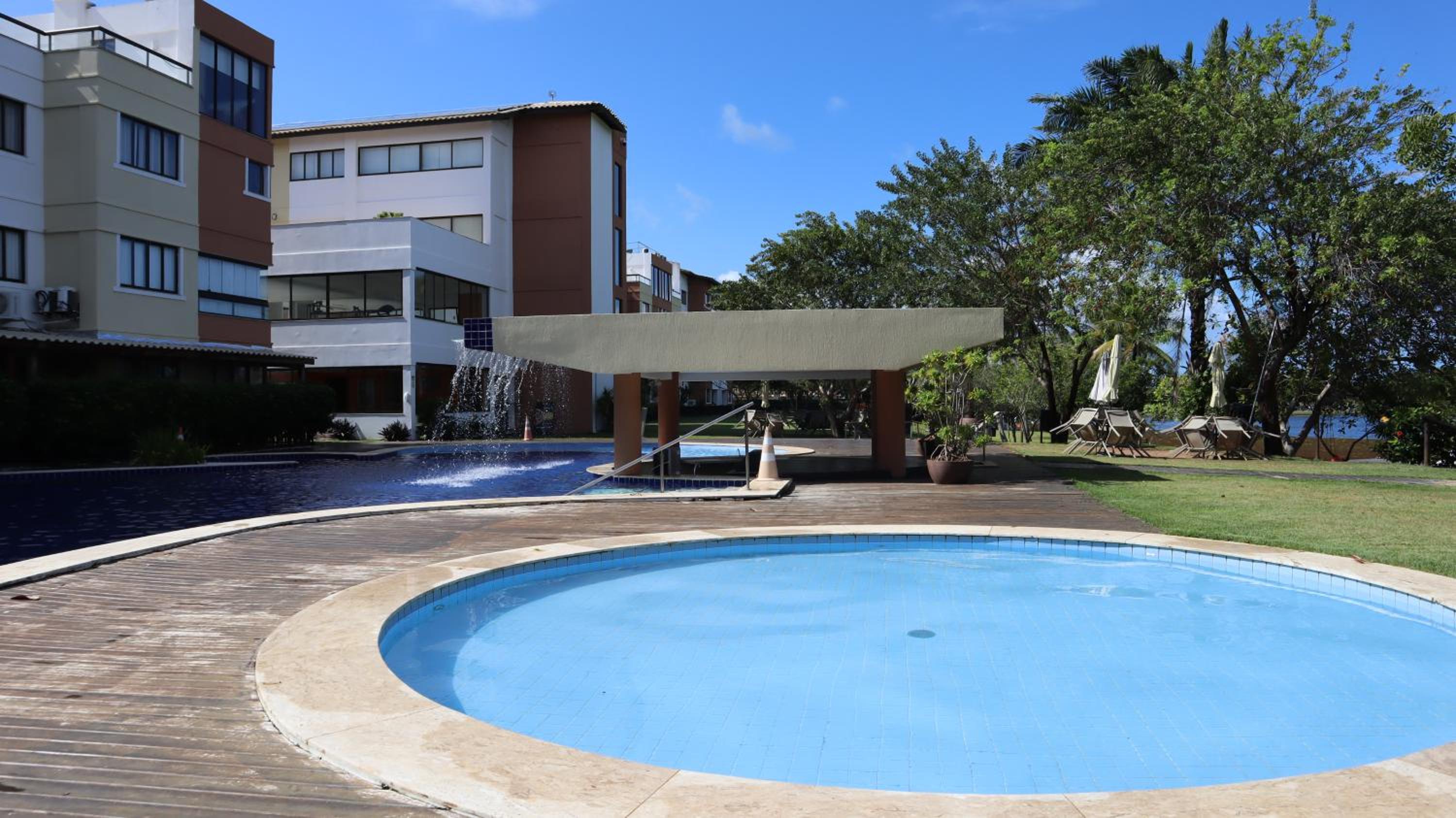 Apartment with Lake View - Photo 12