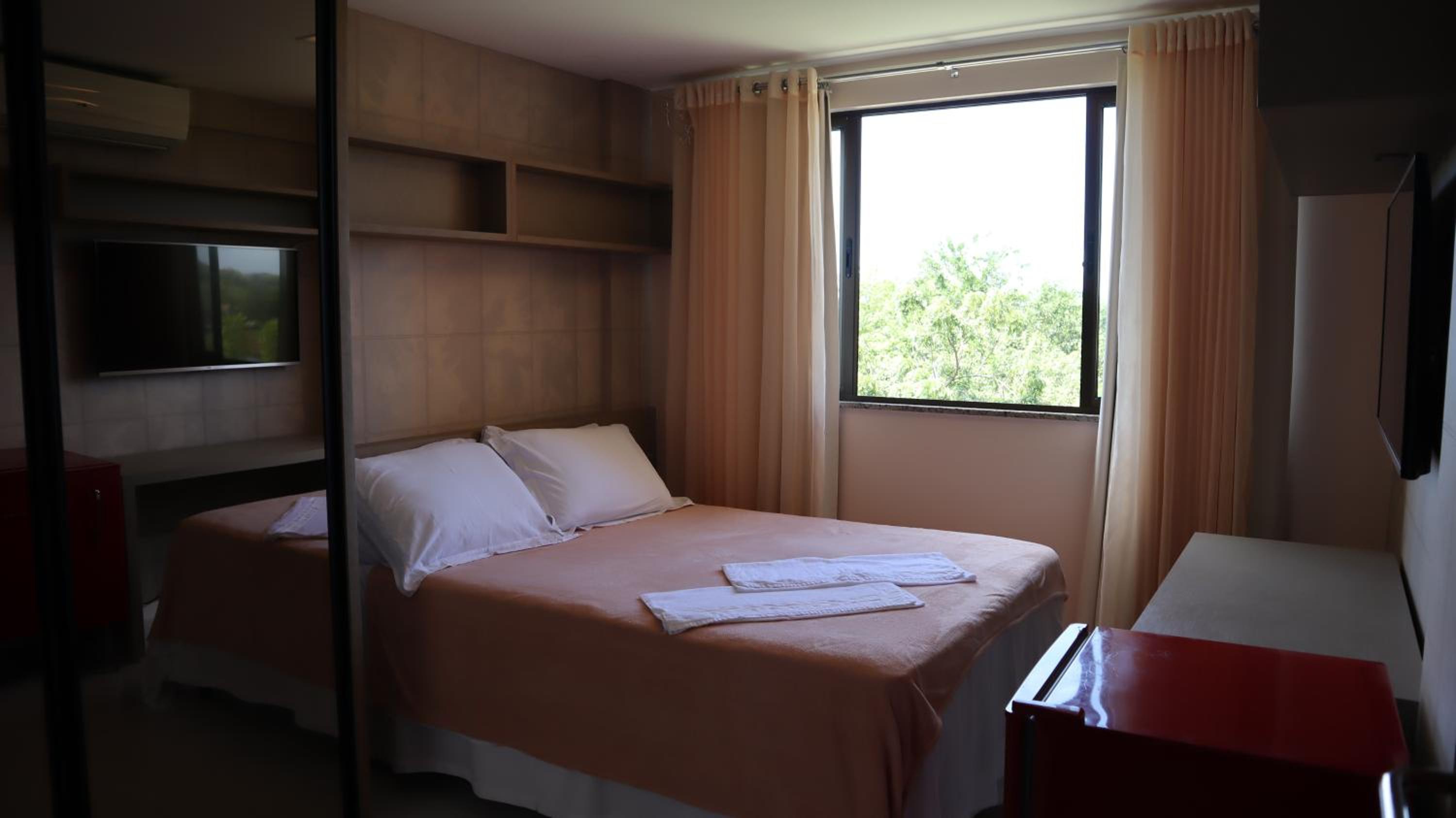 Apartment with Lake View - Photo 19