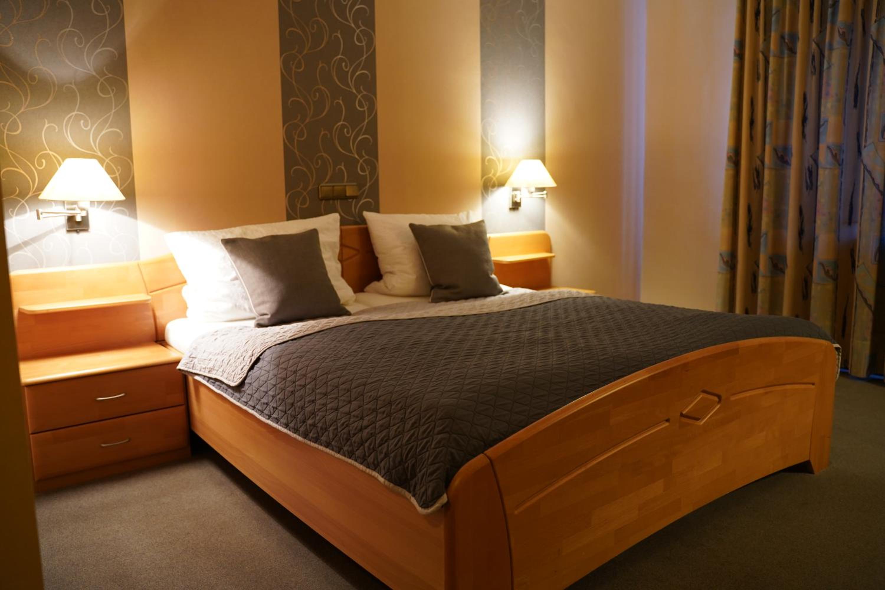 Large Double or Twin Room - Photo 3