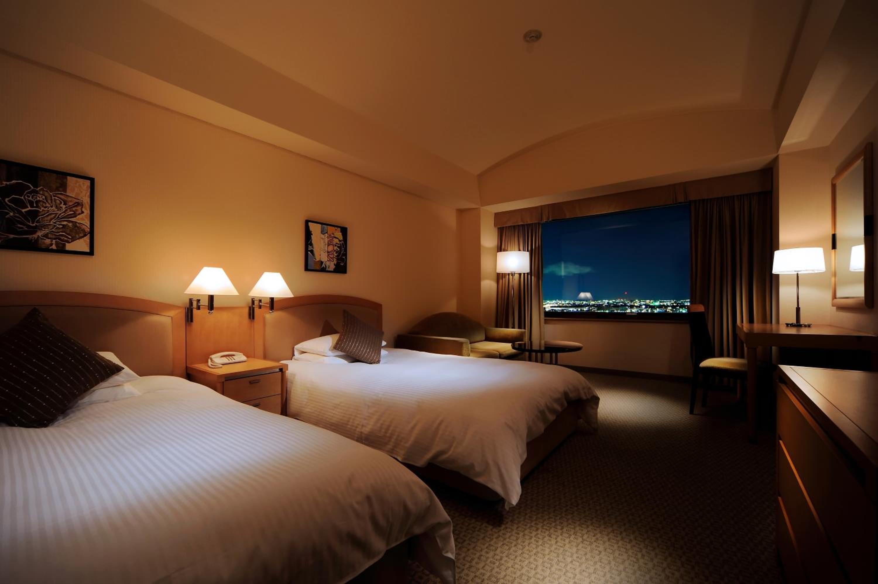Twin Room - Non-Smoking - High Floor