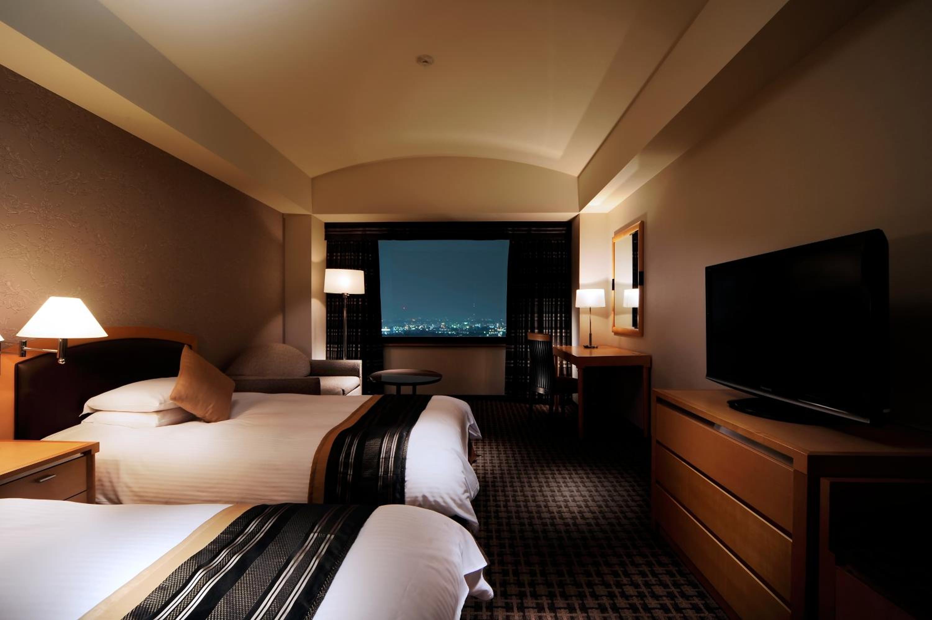 Executive Twin Room - Non-Smoking - High Floor