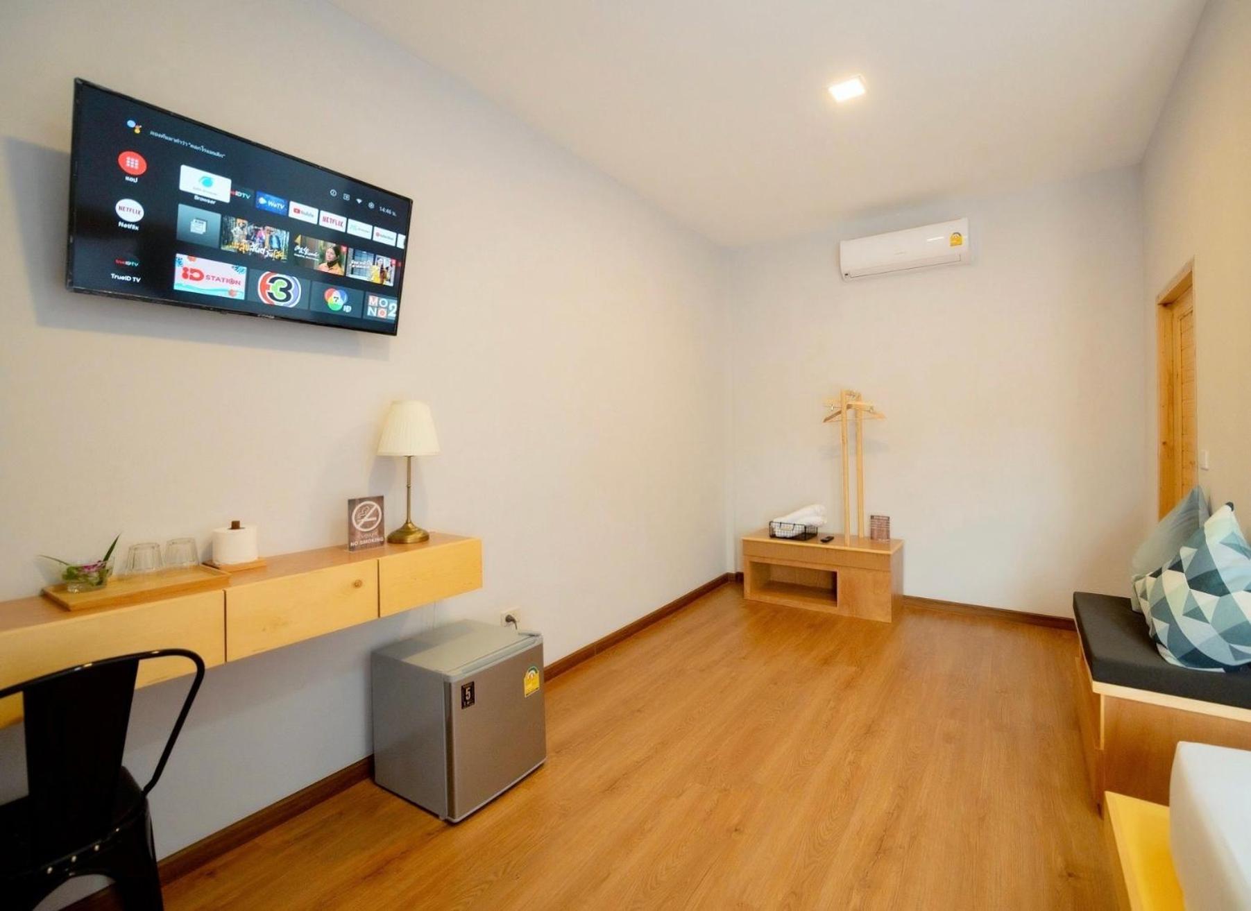 Deluxe Double Room - Photo 9