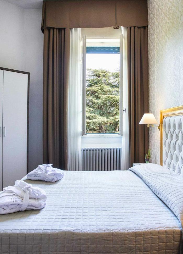 Deluxe Double or Twin Room - Photo 6