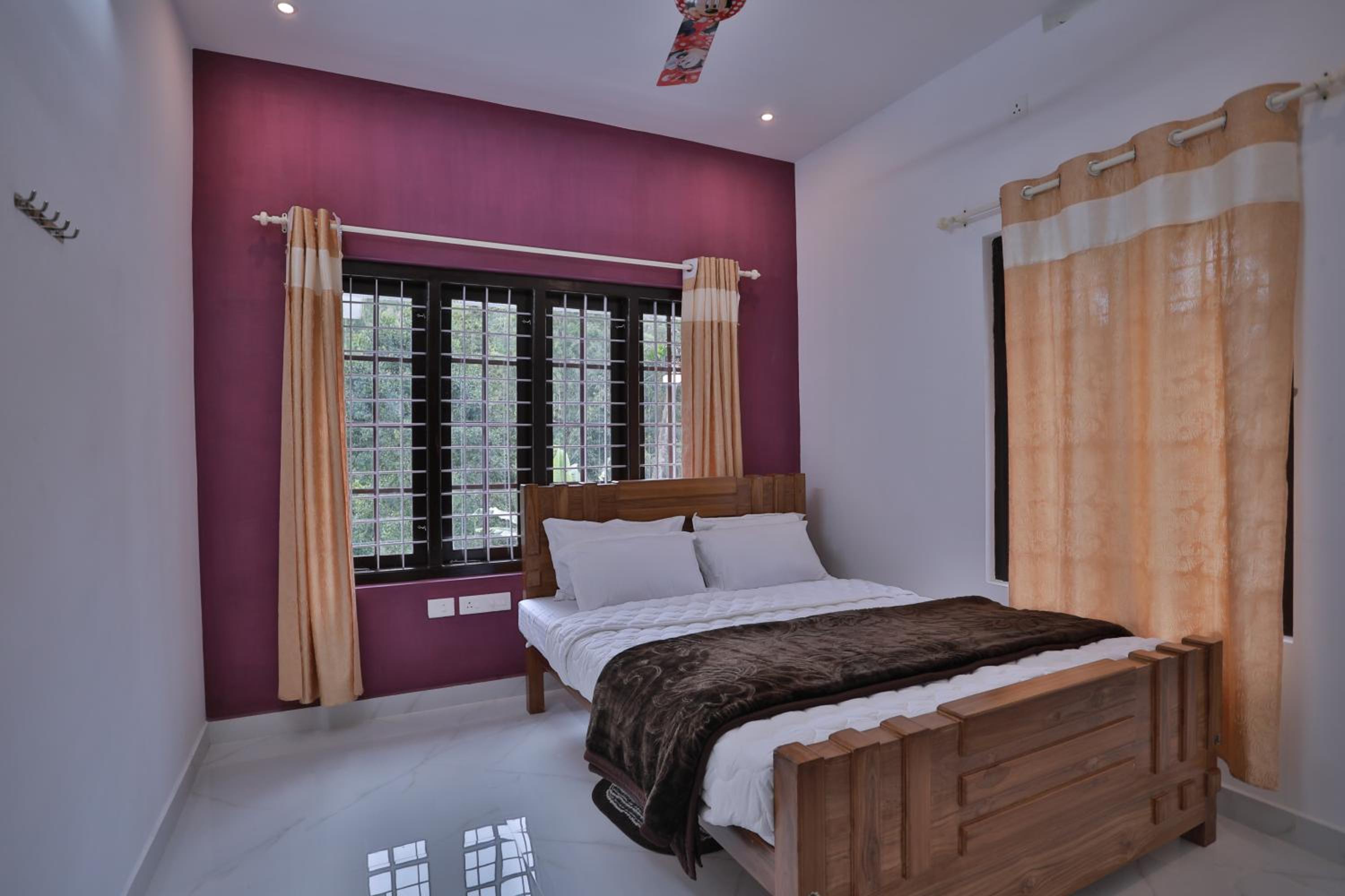 Four-Bedroom House photo 1