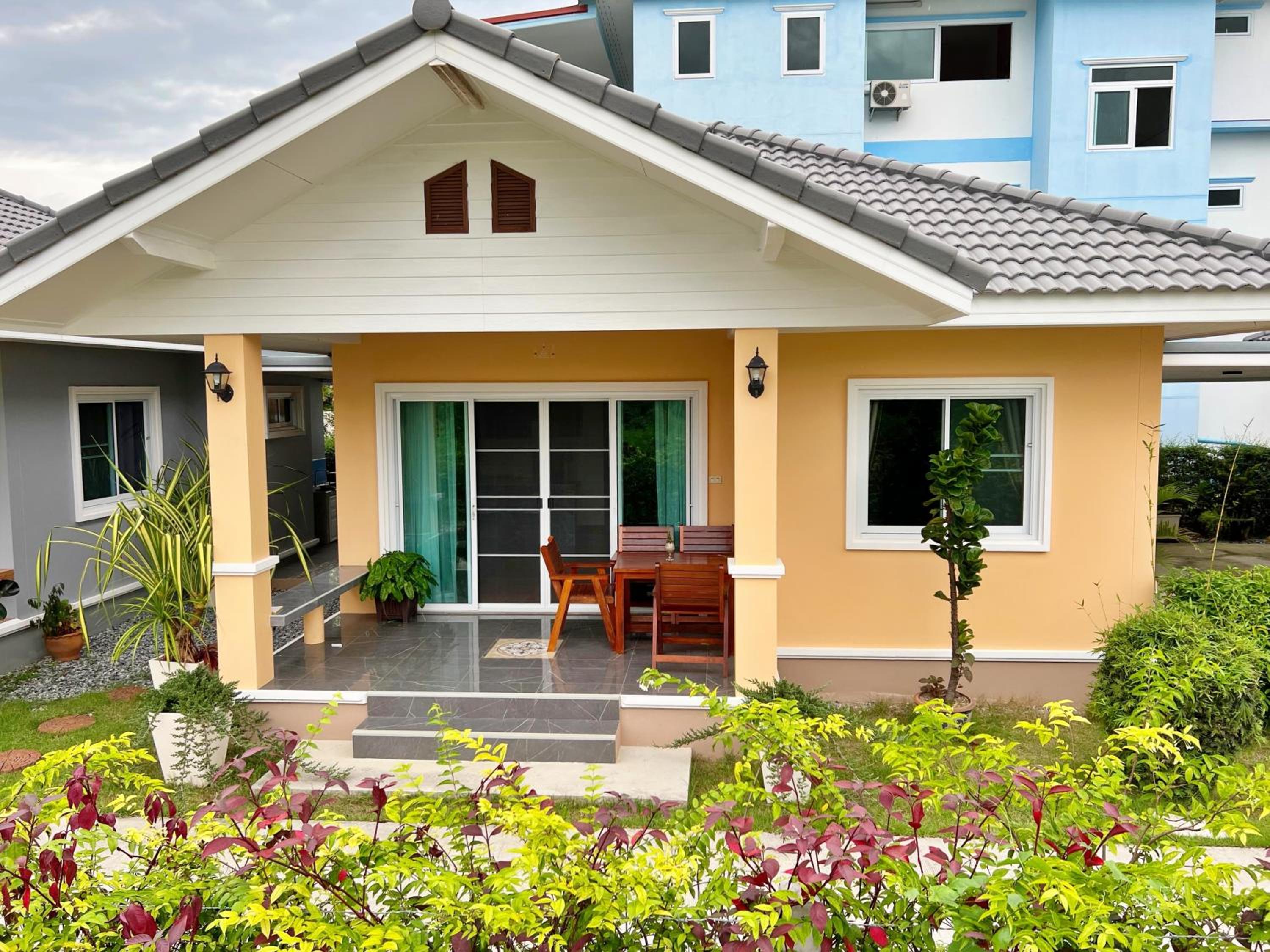 Two-Bedroom House - Photo 1