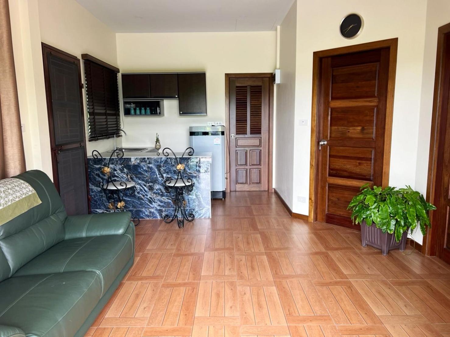 Two-Bedroom House - Photo 3