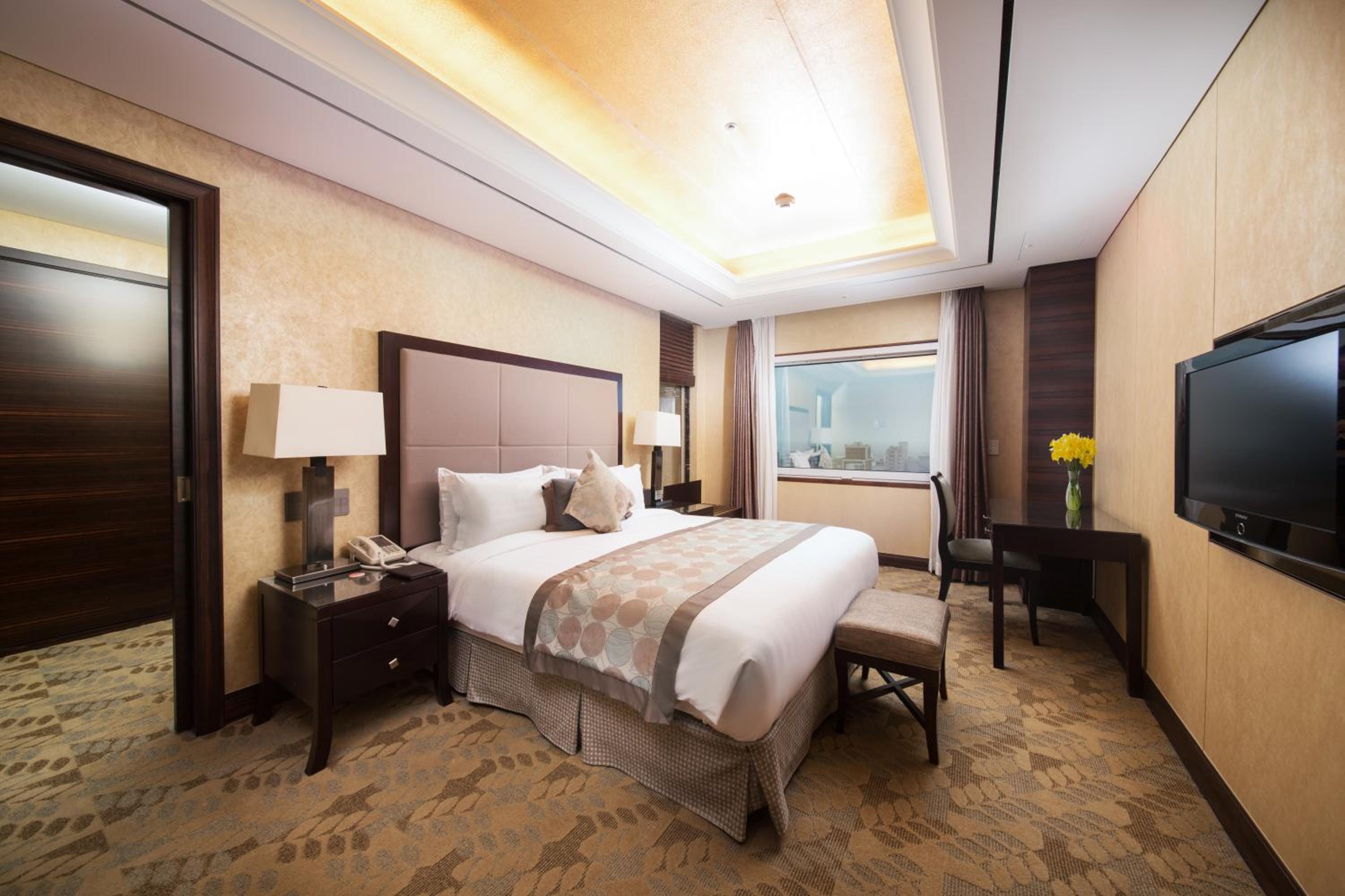 Premium Suite - Photo 3