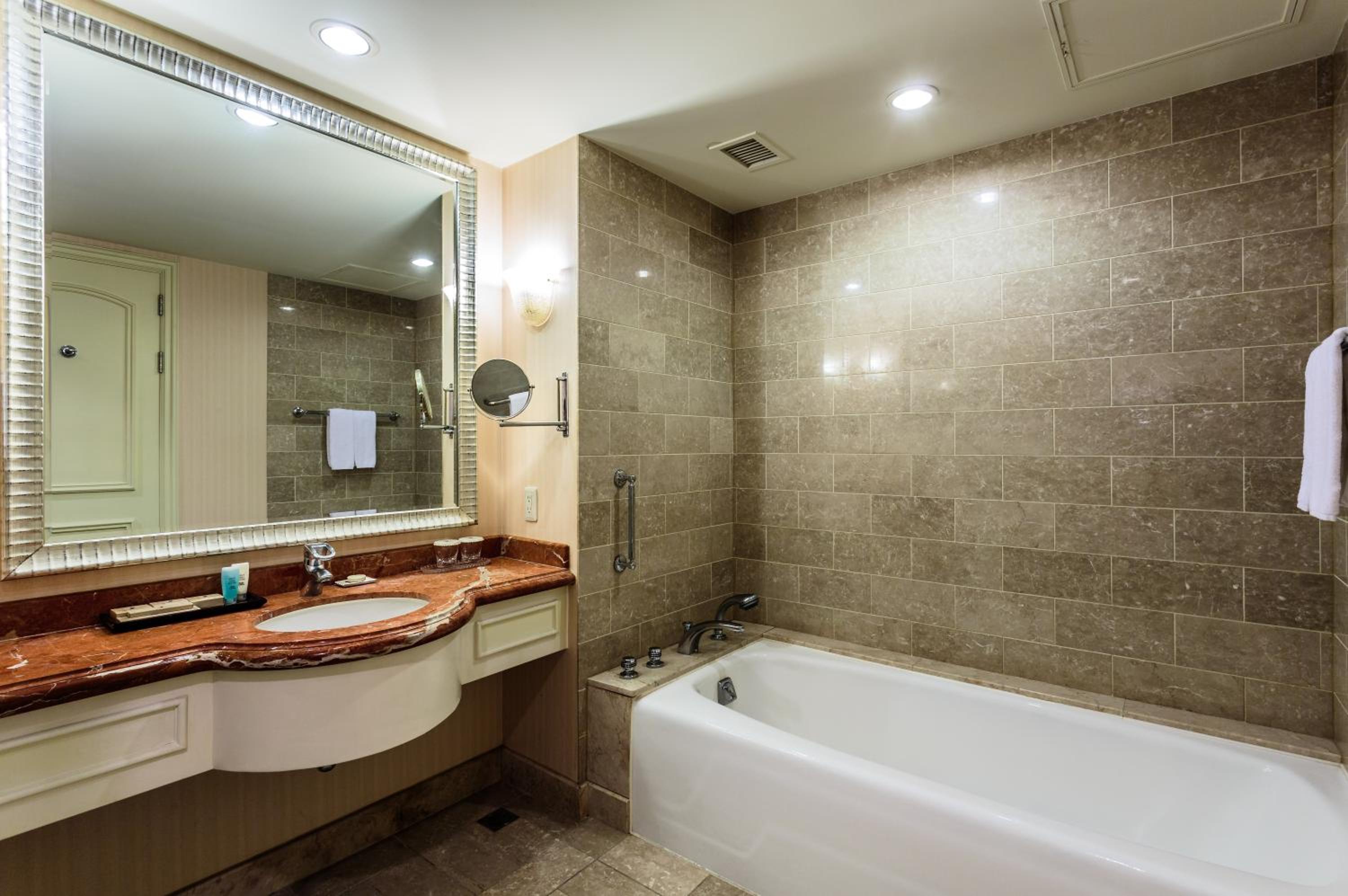 Plaza Suite Twin - Photo 6