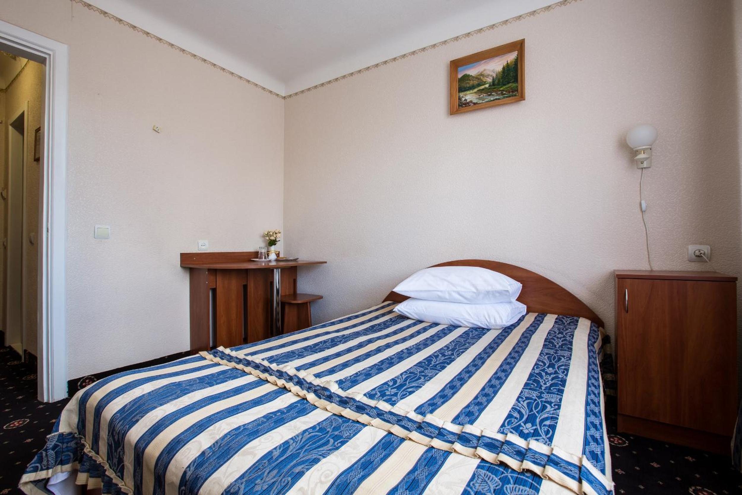 Small Single Room photo 1