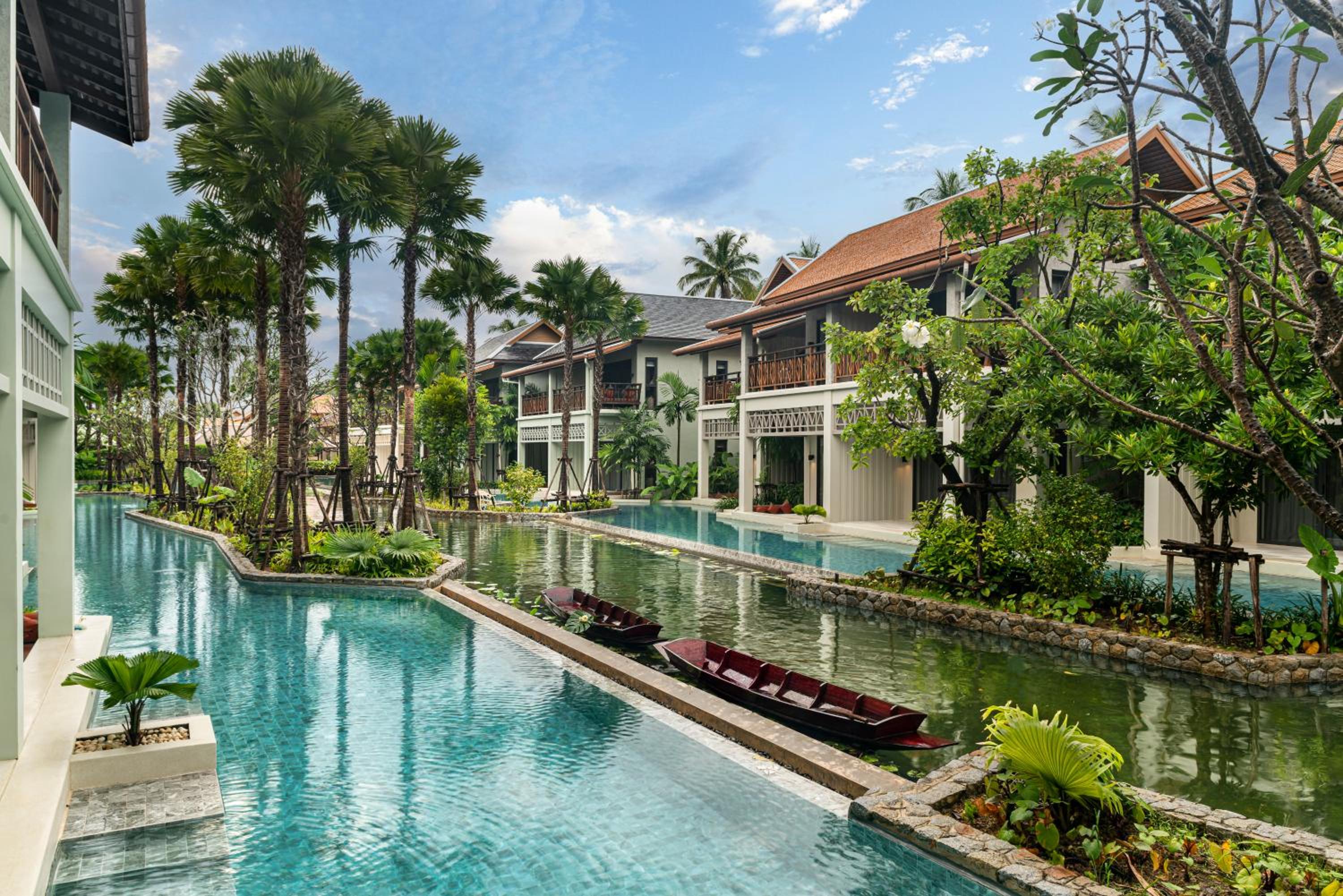 Deluxe Twin Room with Pool Access - Photo 2