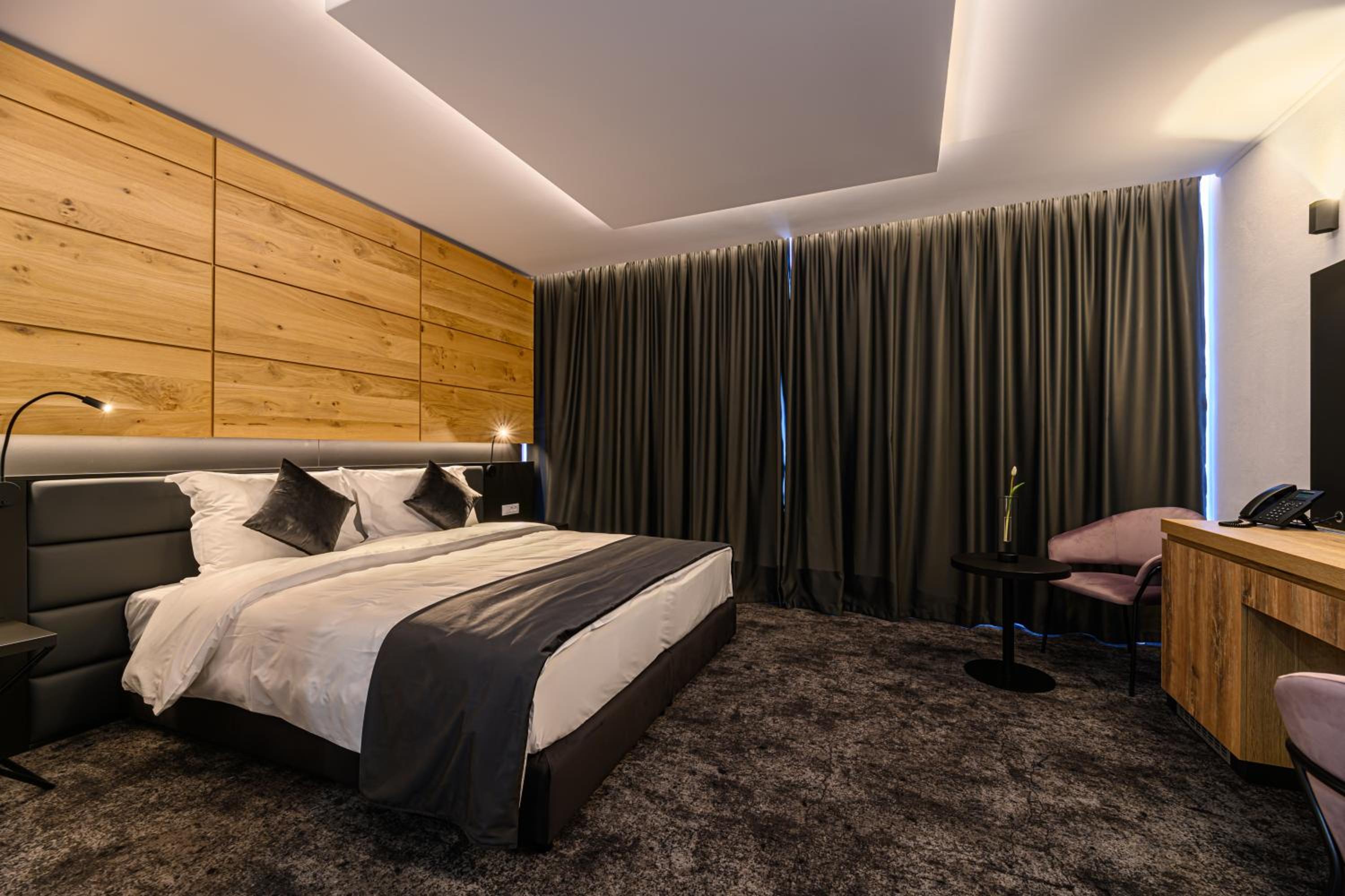 Business Executive Double Room - Photo 3
