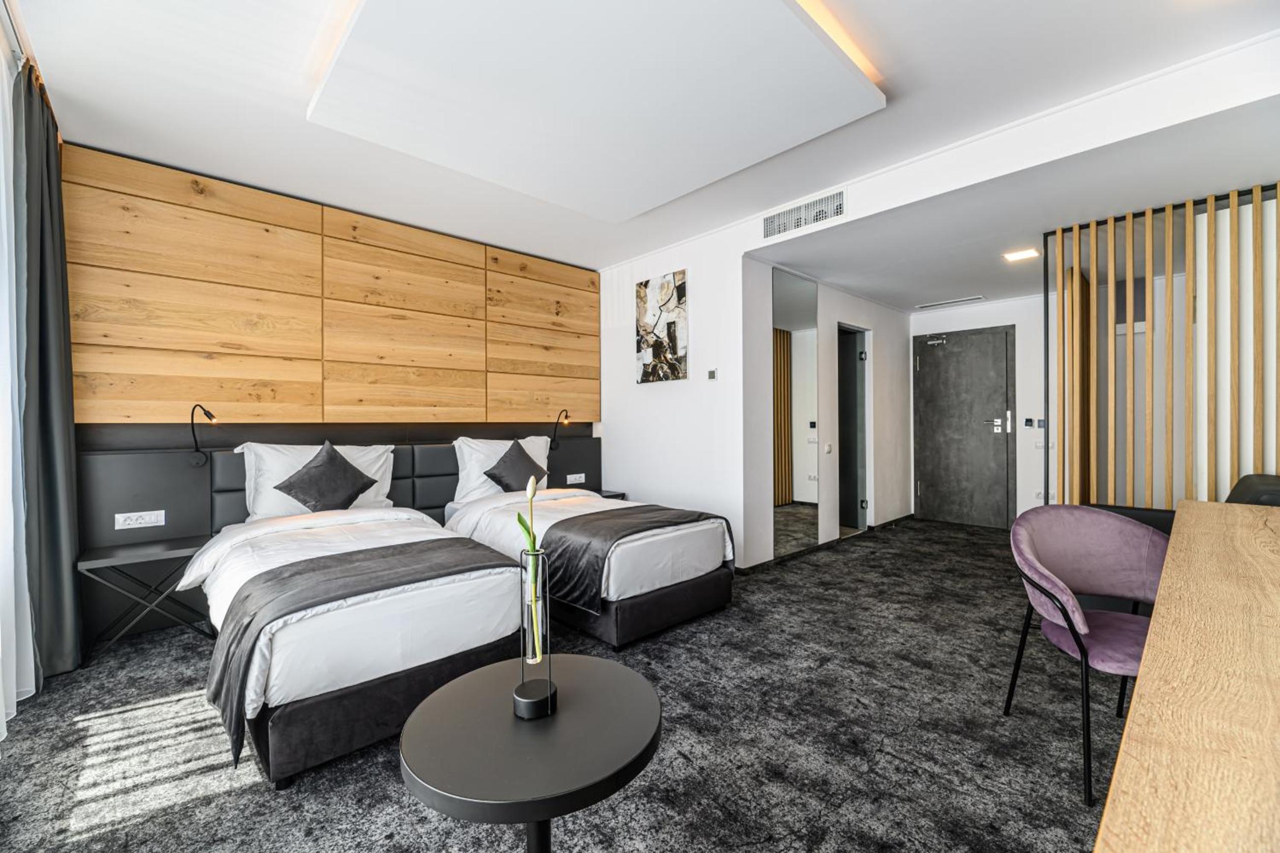 Executive Room with Sofa Bed - Photo 1