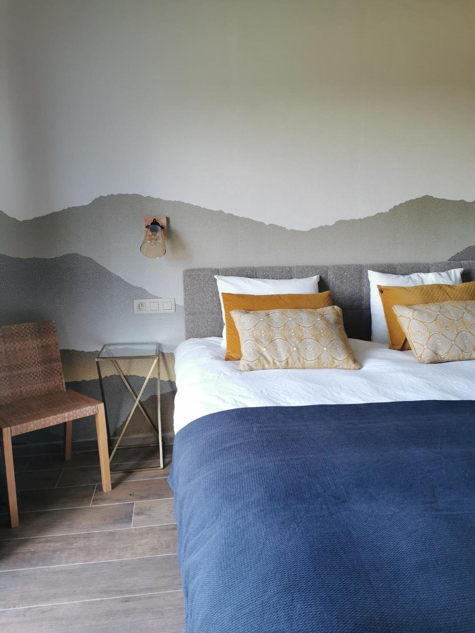 Queen Room with Garden View photo 3