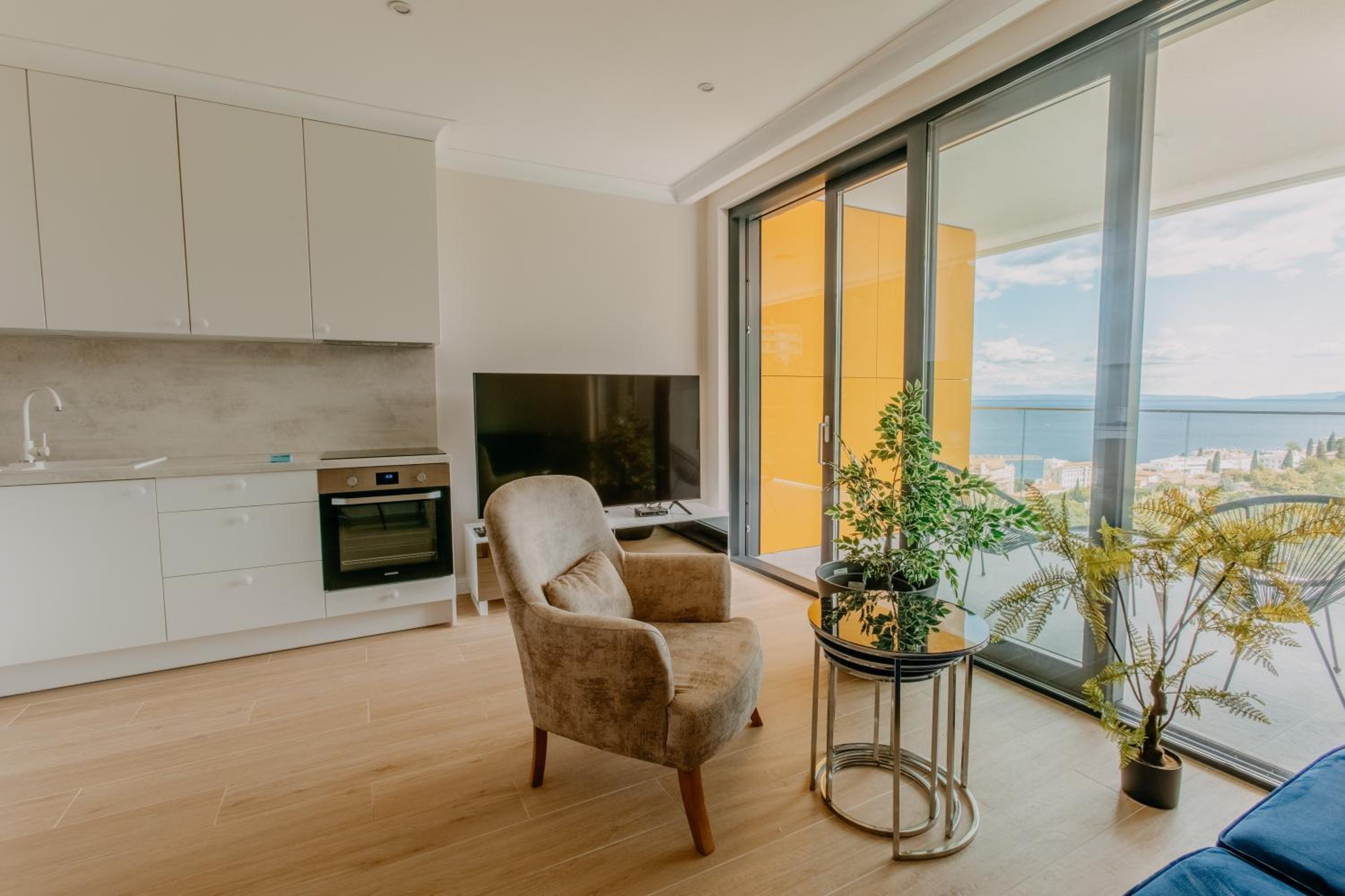 One-Bedroom Apartment 202 2nd floor
