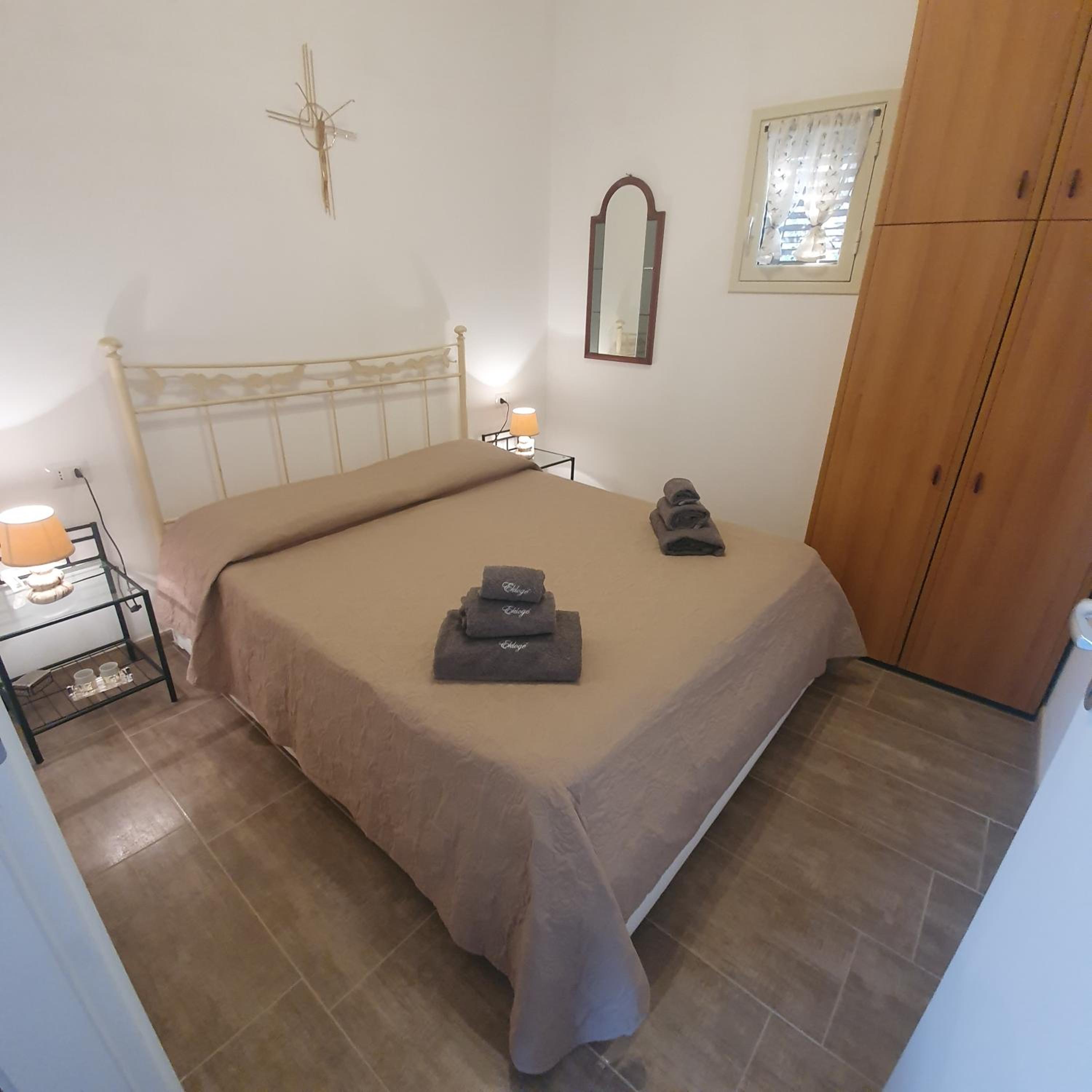 One-Bedroom House photo 1