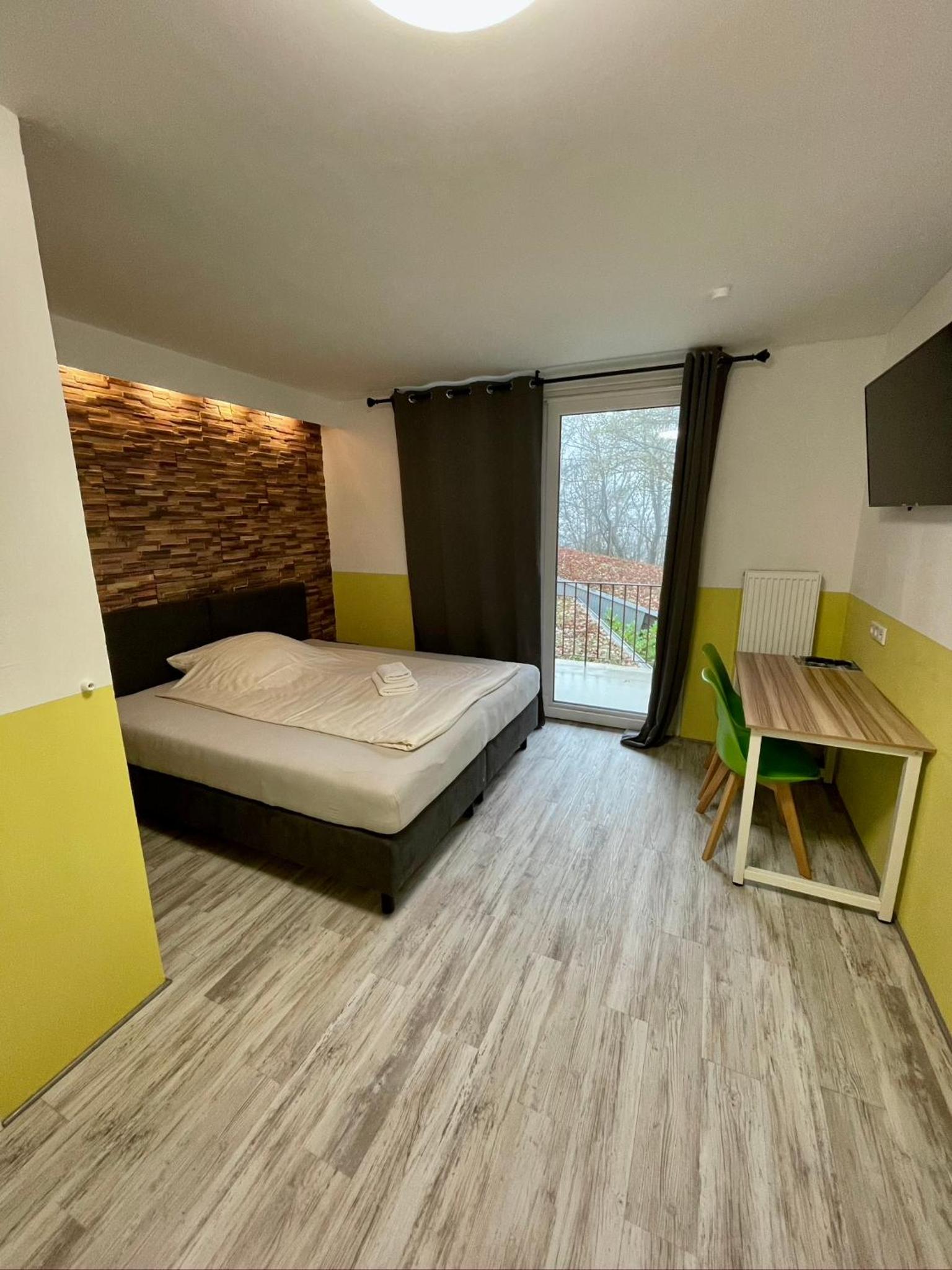 Deluxe Single Room with Balcony photo 1