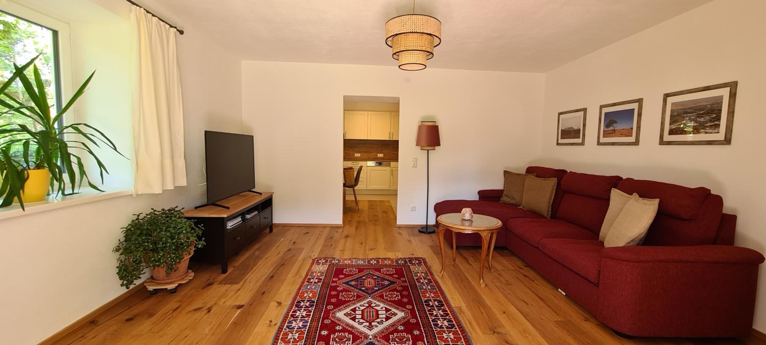 One-Bedroom Apartment photo 1