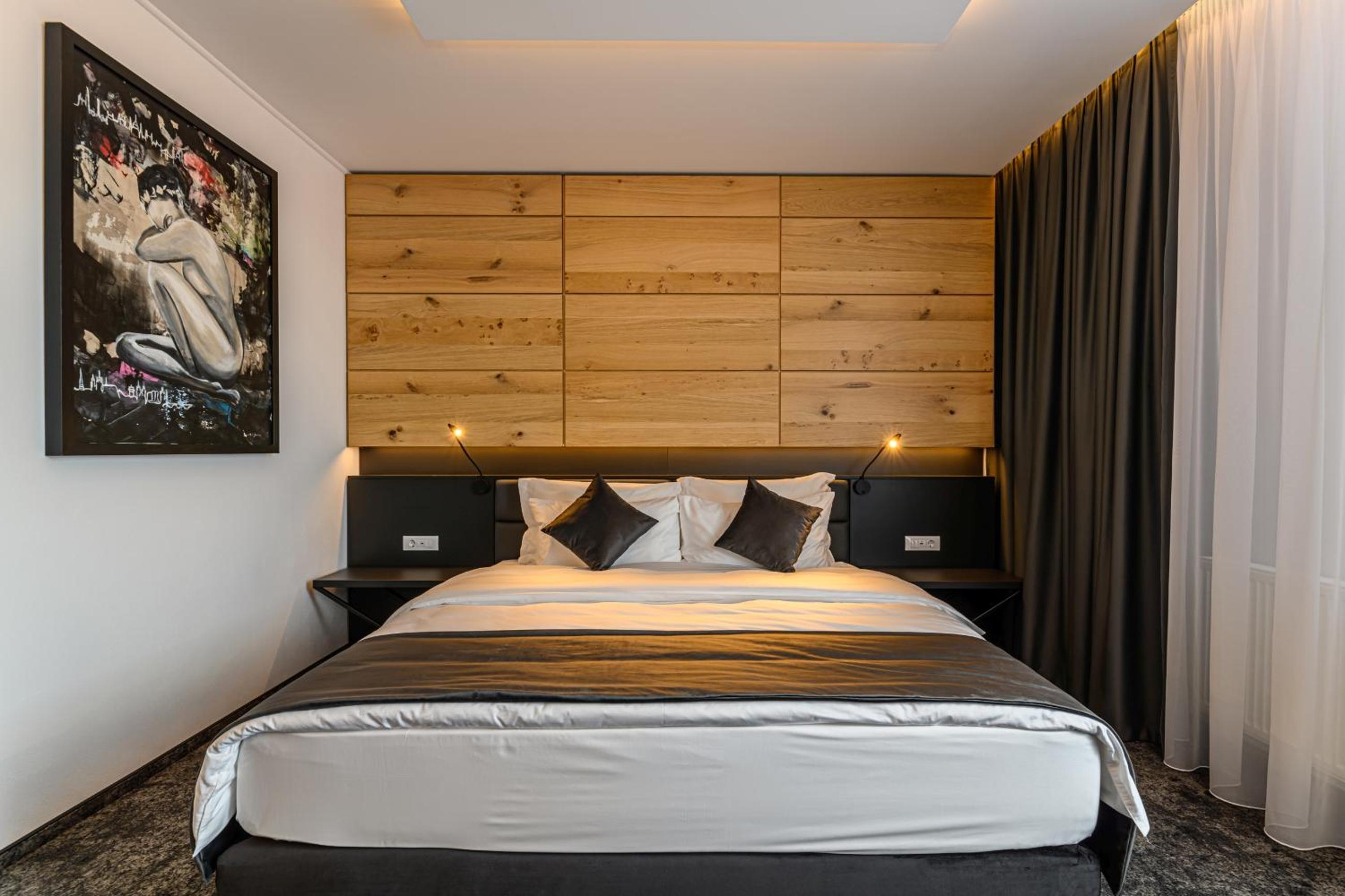 Business Junior Suite - Photo 2