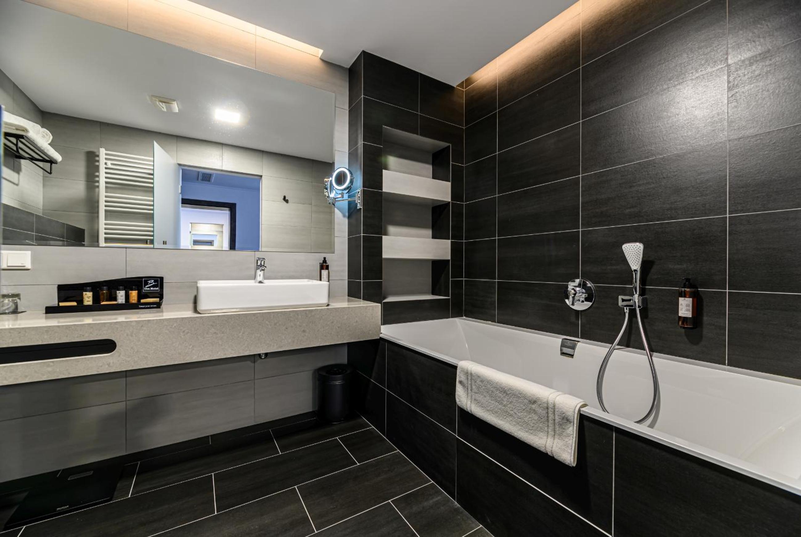 Business Junior Suite - Photo 7