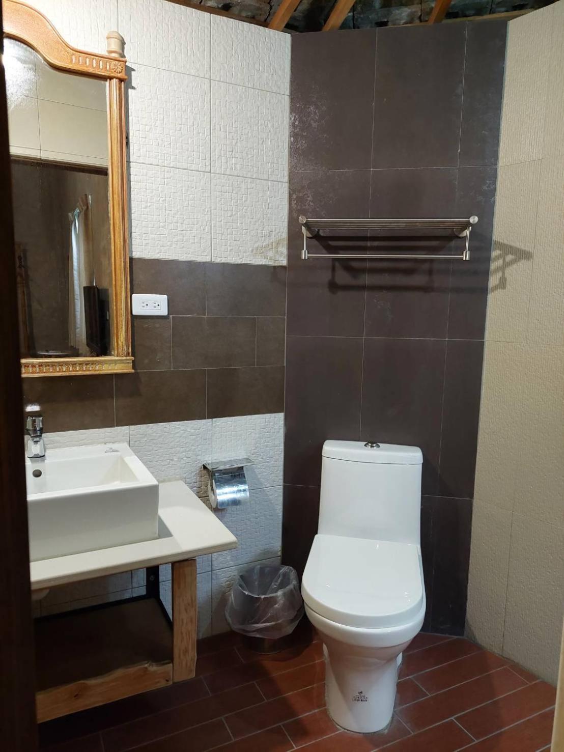 Quadruple Room with Private Bathroom photo 3