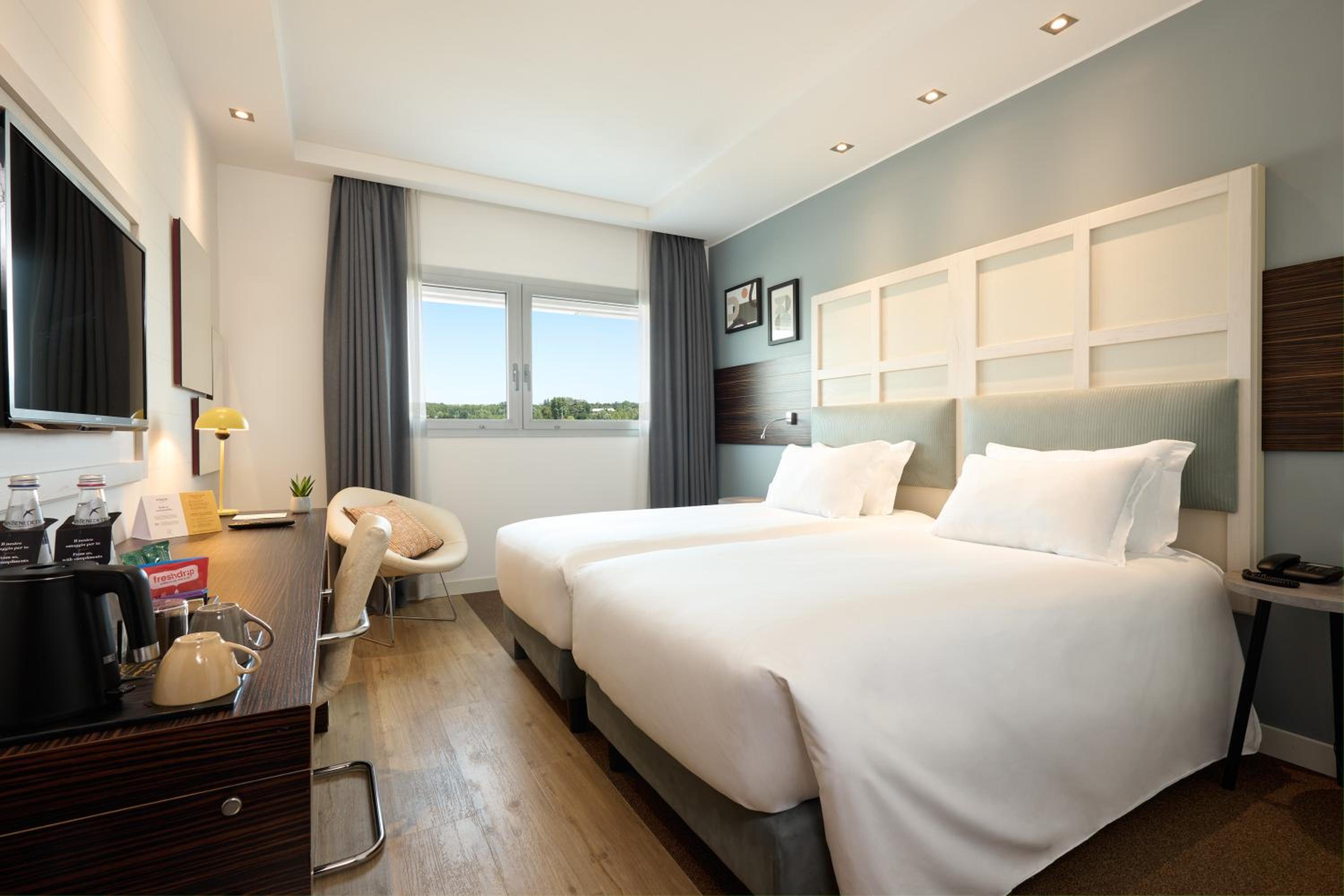 Standard Room with Two Single Beds