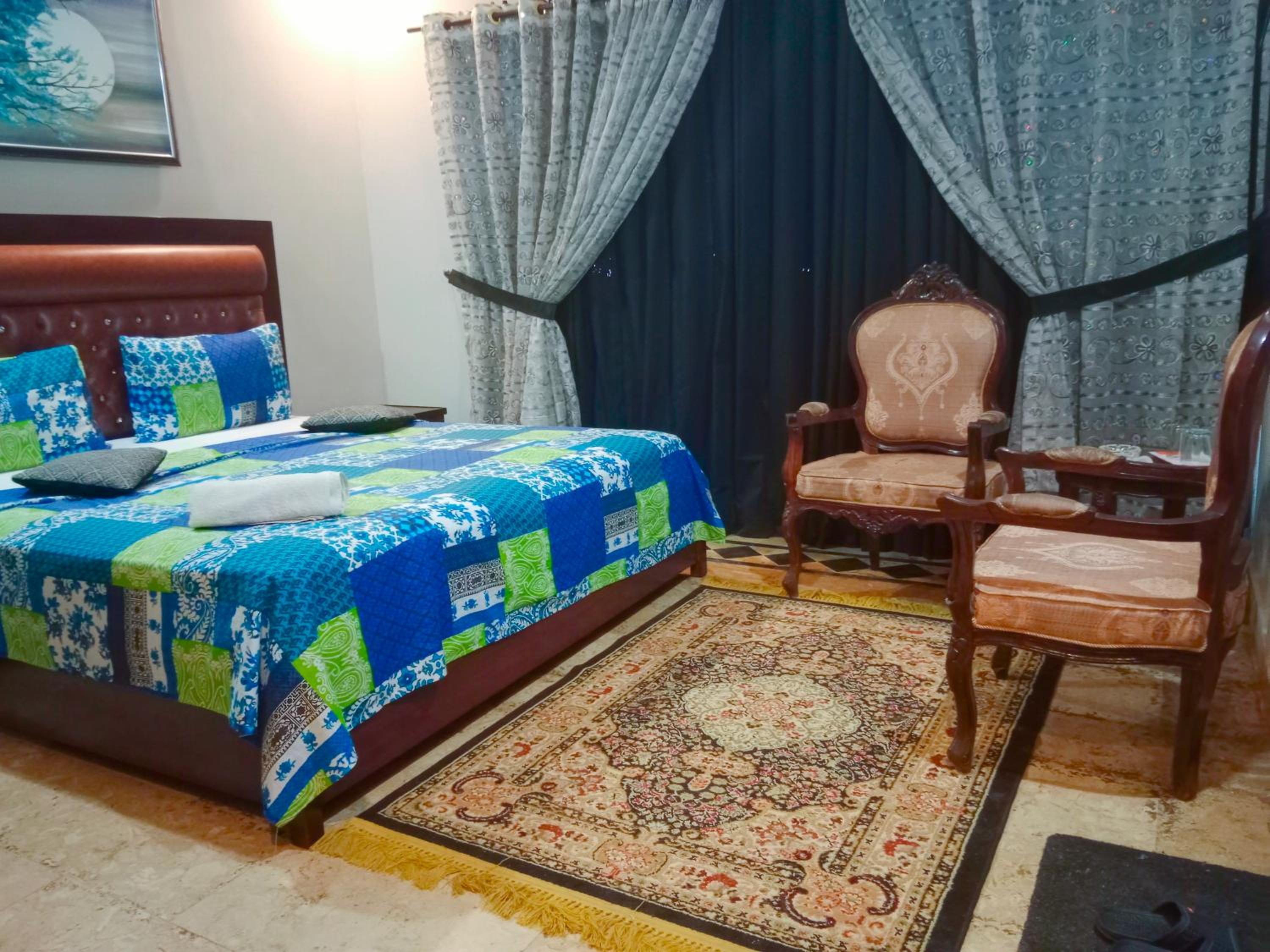 Deluxe Queen Room photo 3